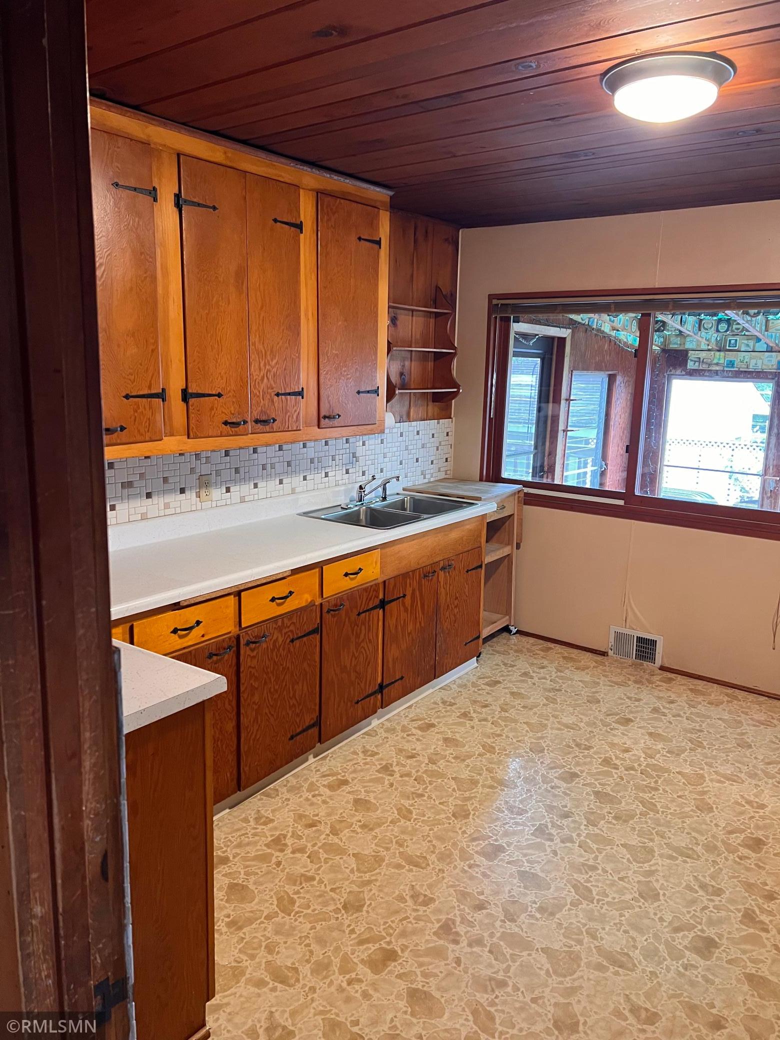 1111 E Camp Street Property Photo 40