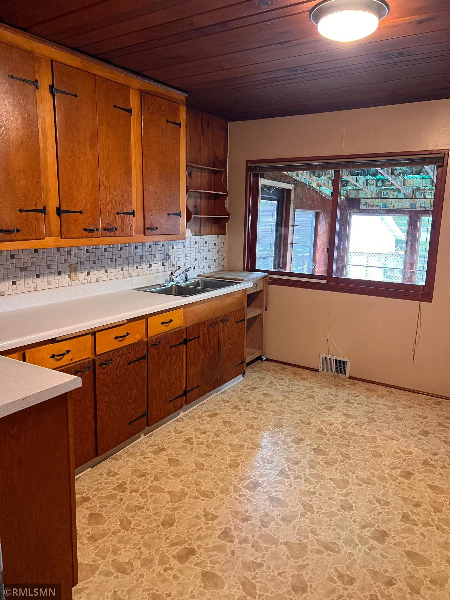 1111 E Camp Street Property Photo 41