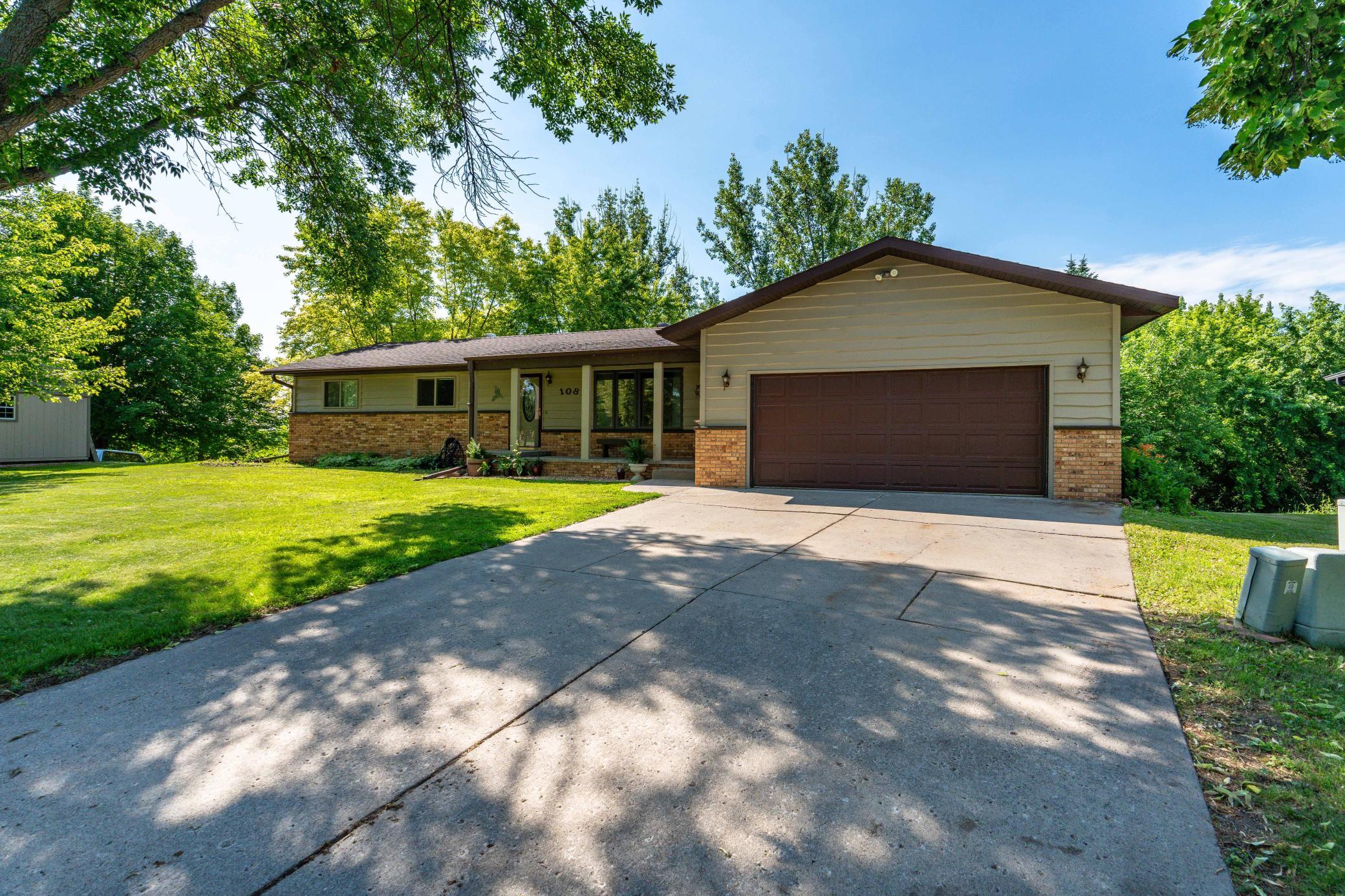 108 E Oriole Drive