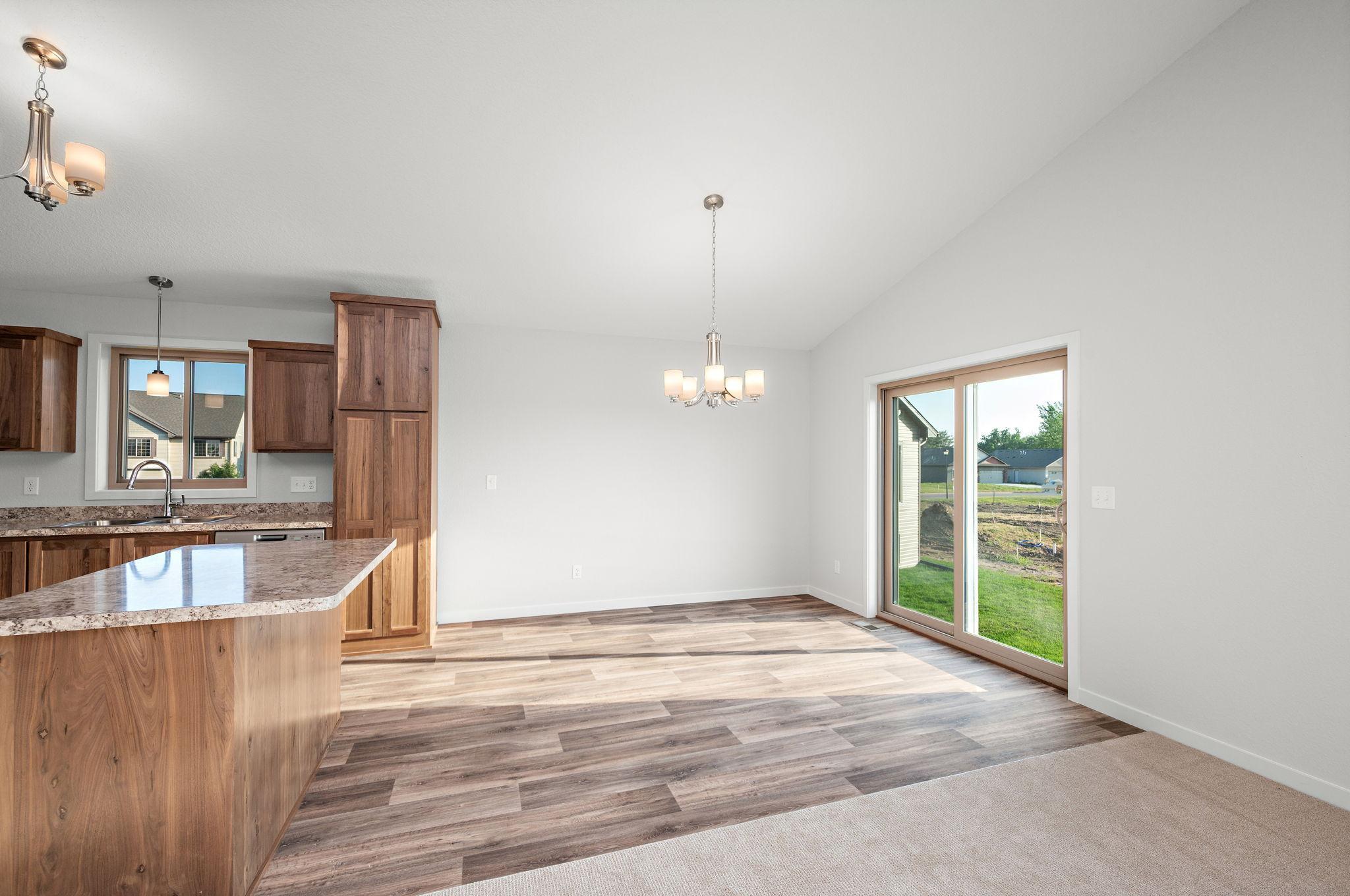 2100 Eagle Street Property Photo 7
