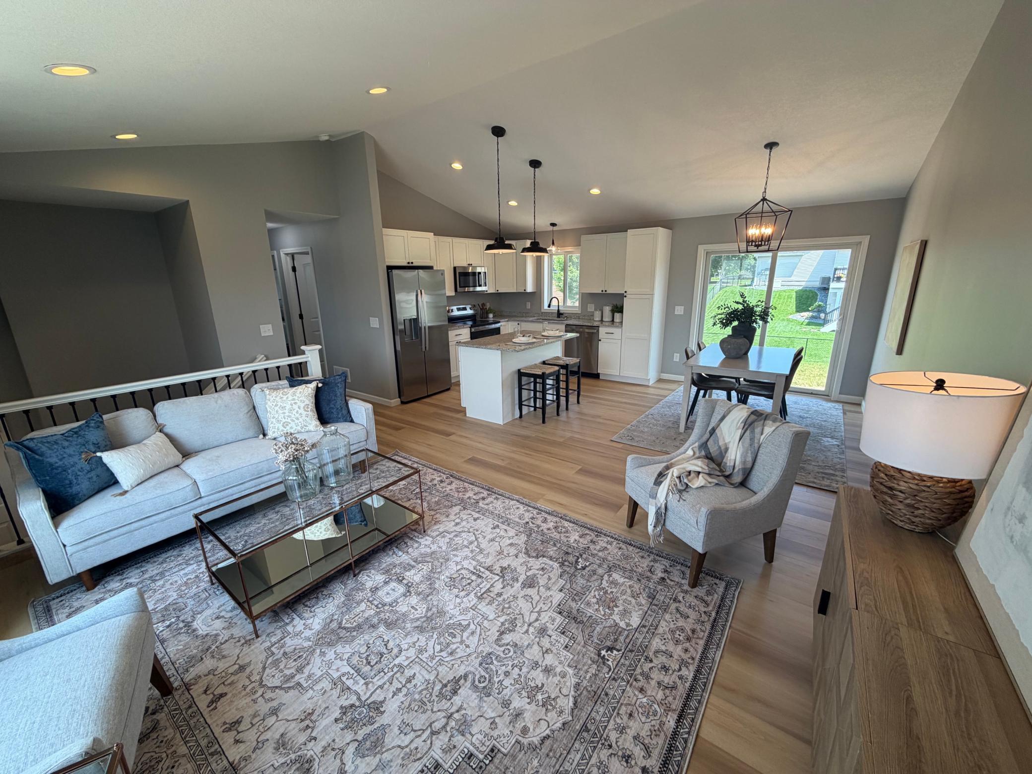 1625 Squirrel Way Property Photo 3