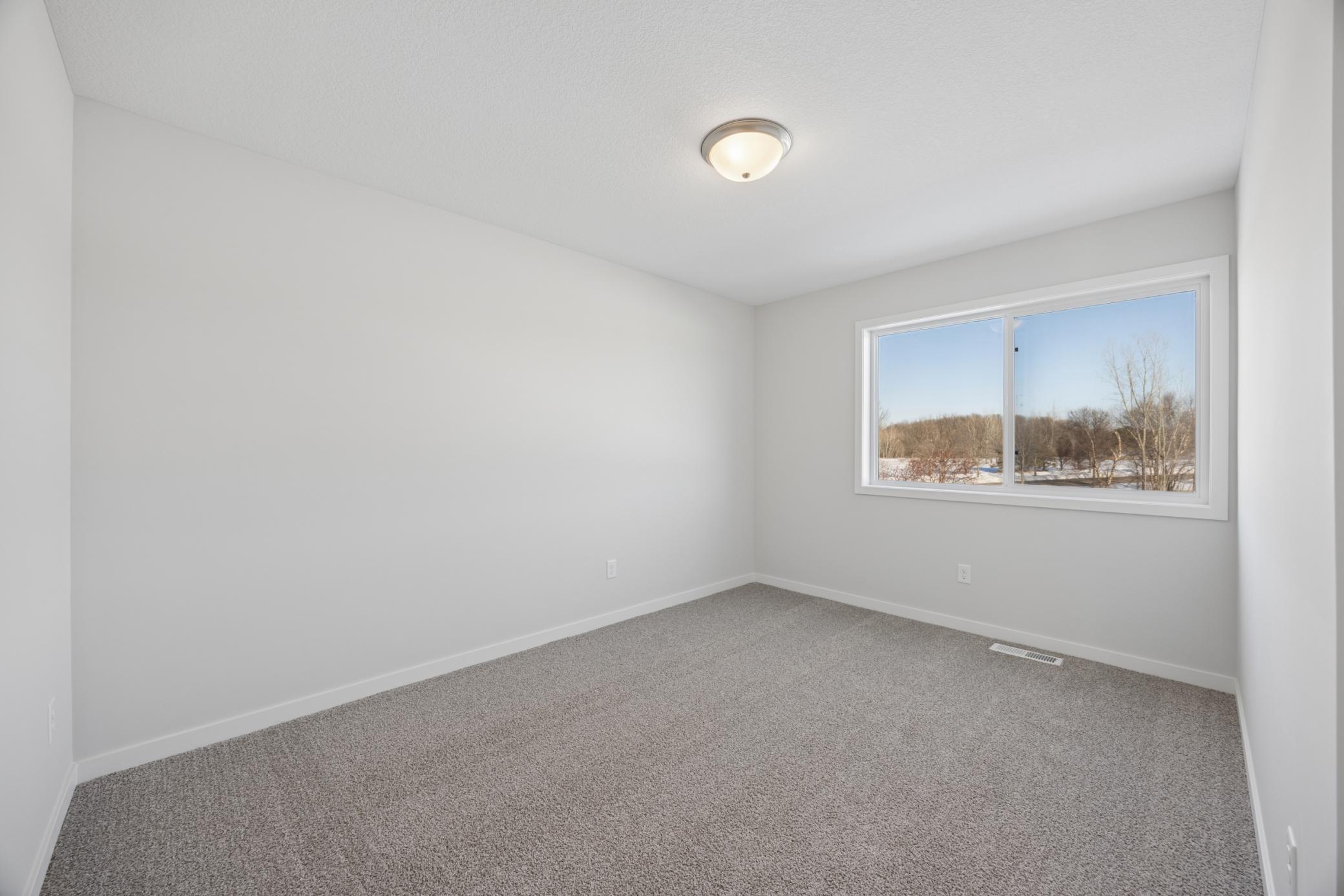 1102 45th Avenue Ne Property Photo 18