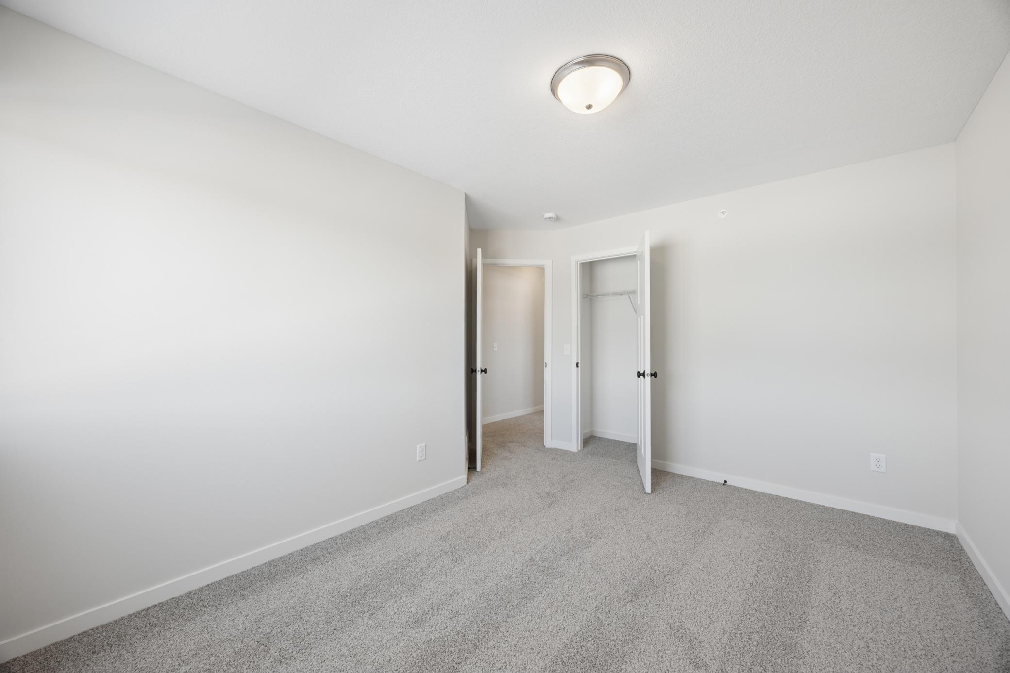 1102 45th Avenue Ne Property Photo 19