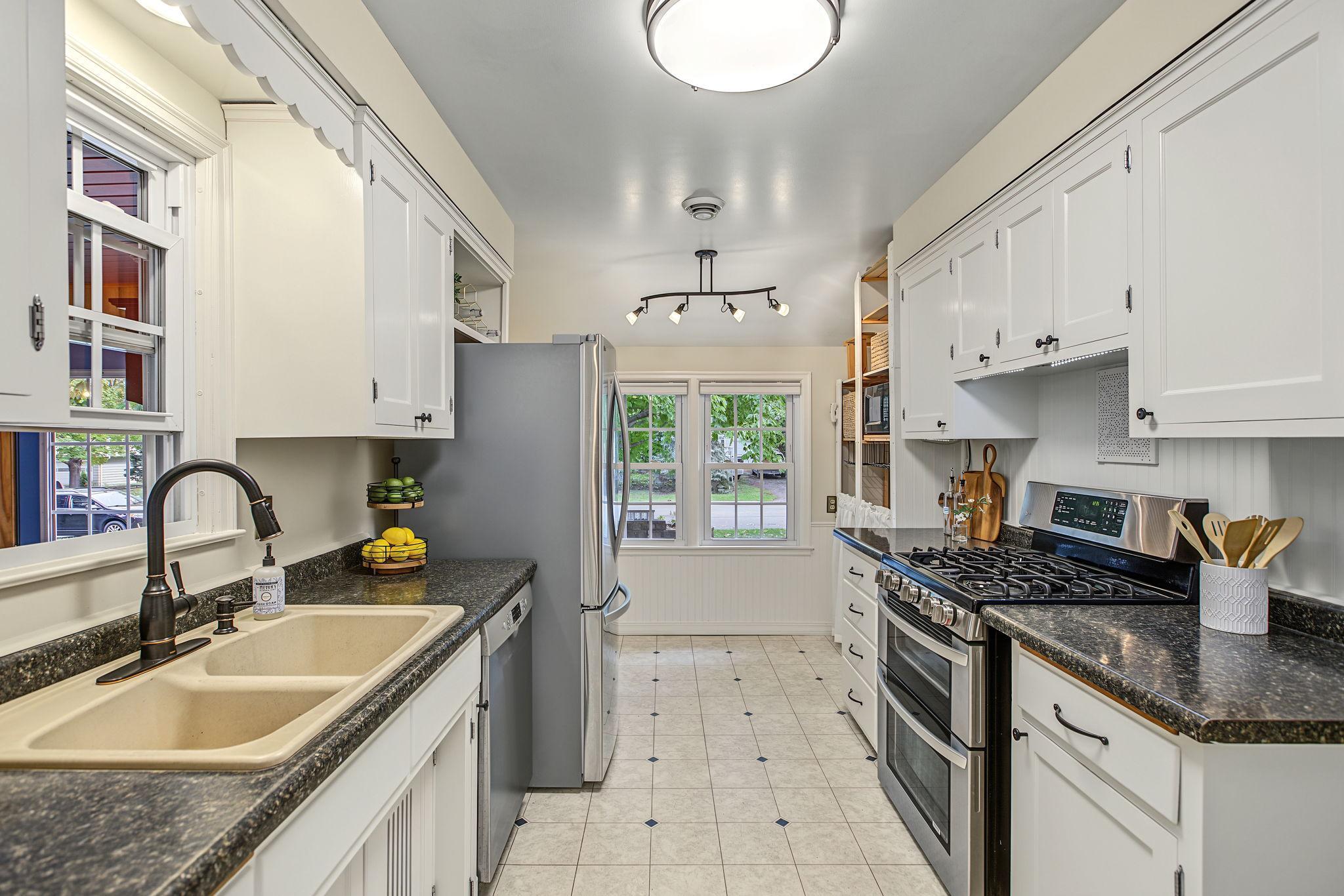 1947 Arona Street Property Photo 12