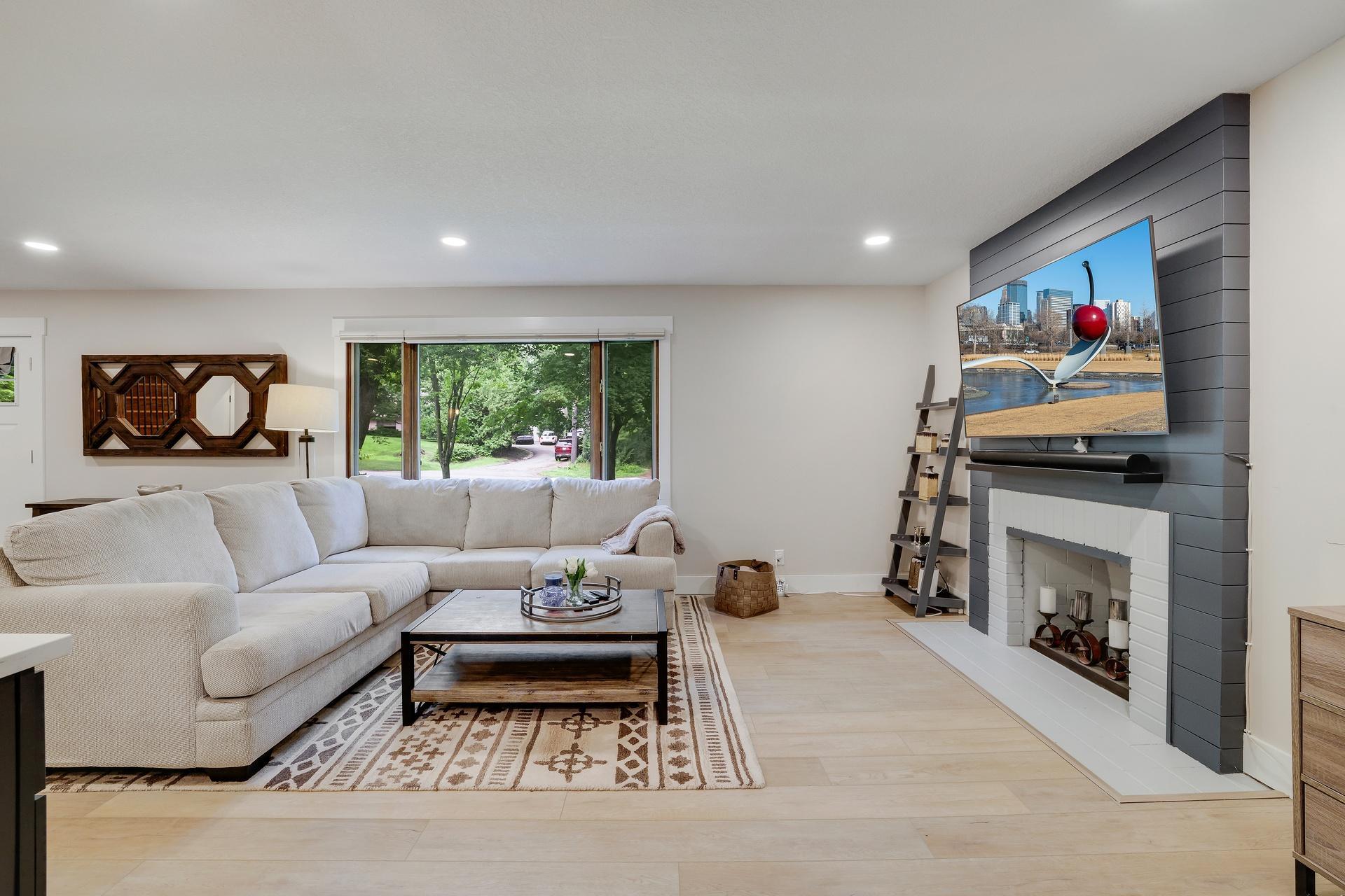 15801 Day Place Property Photo 6