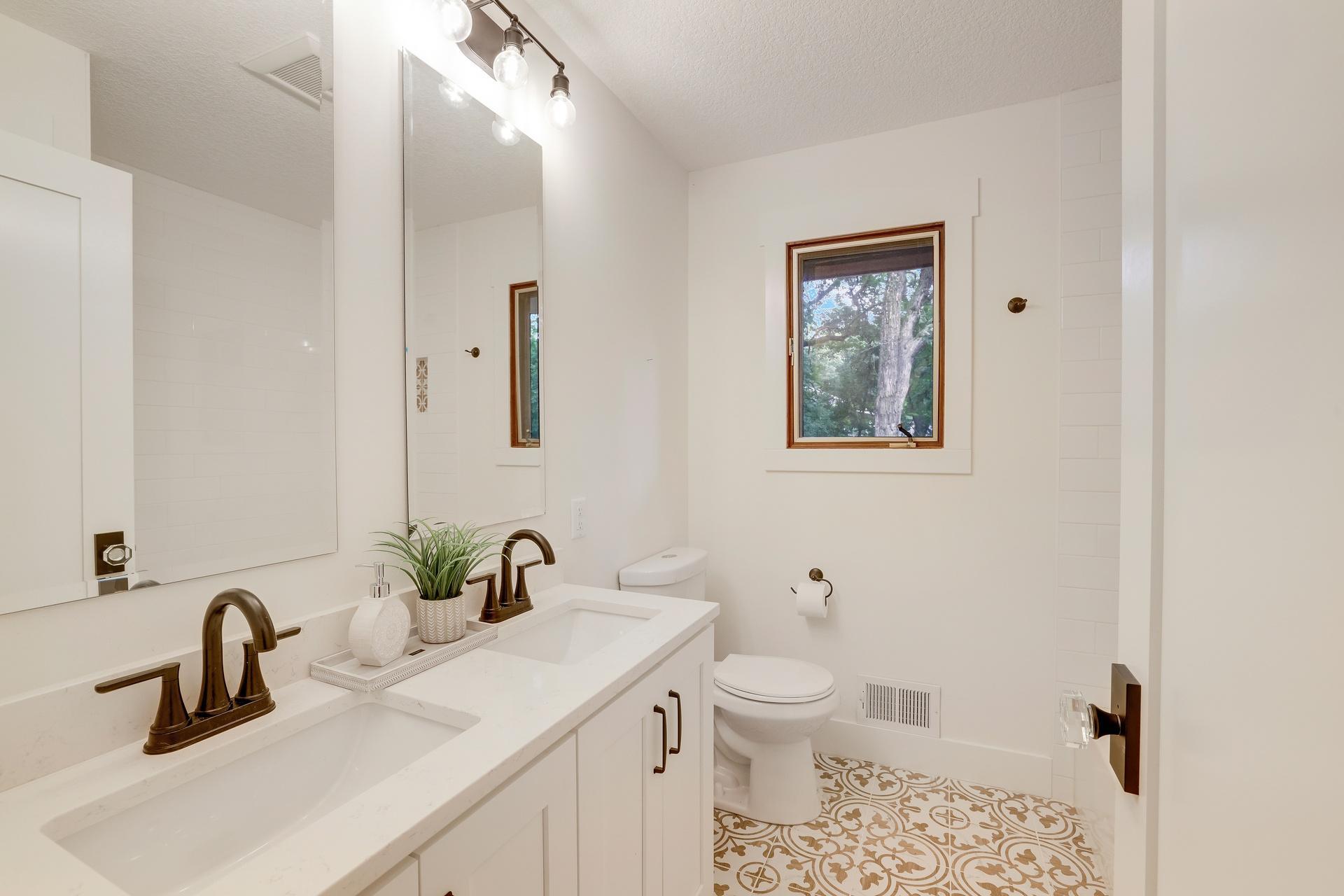 15801 Day Place Property Photo 27