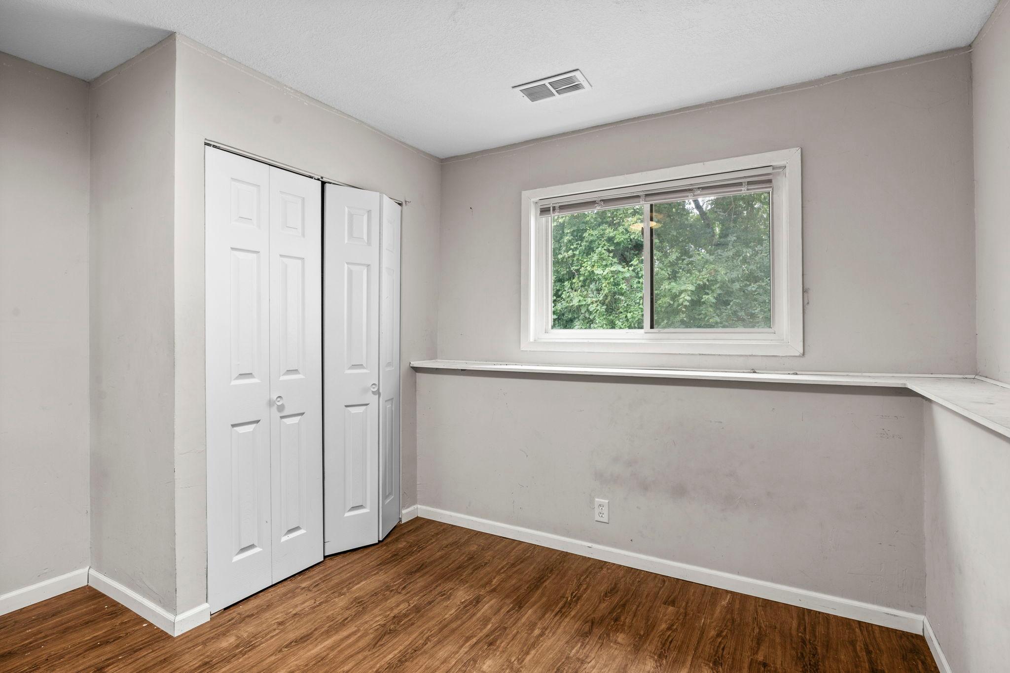 707 69th Avenue N Property Photo 37