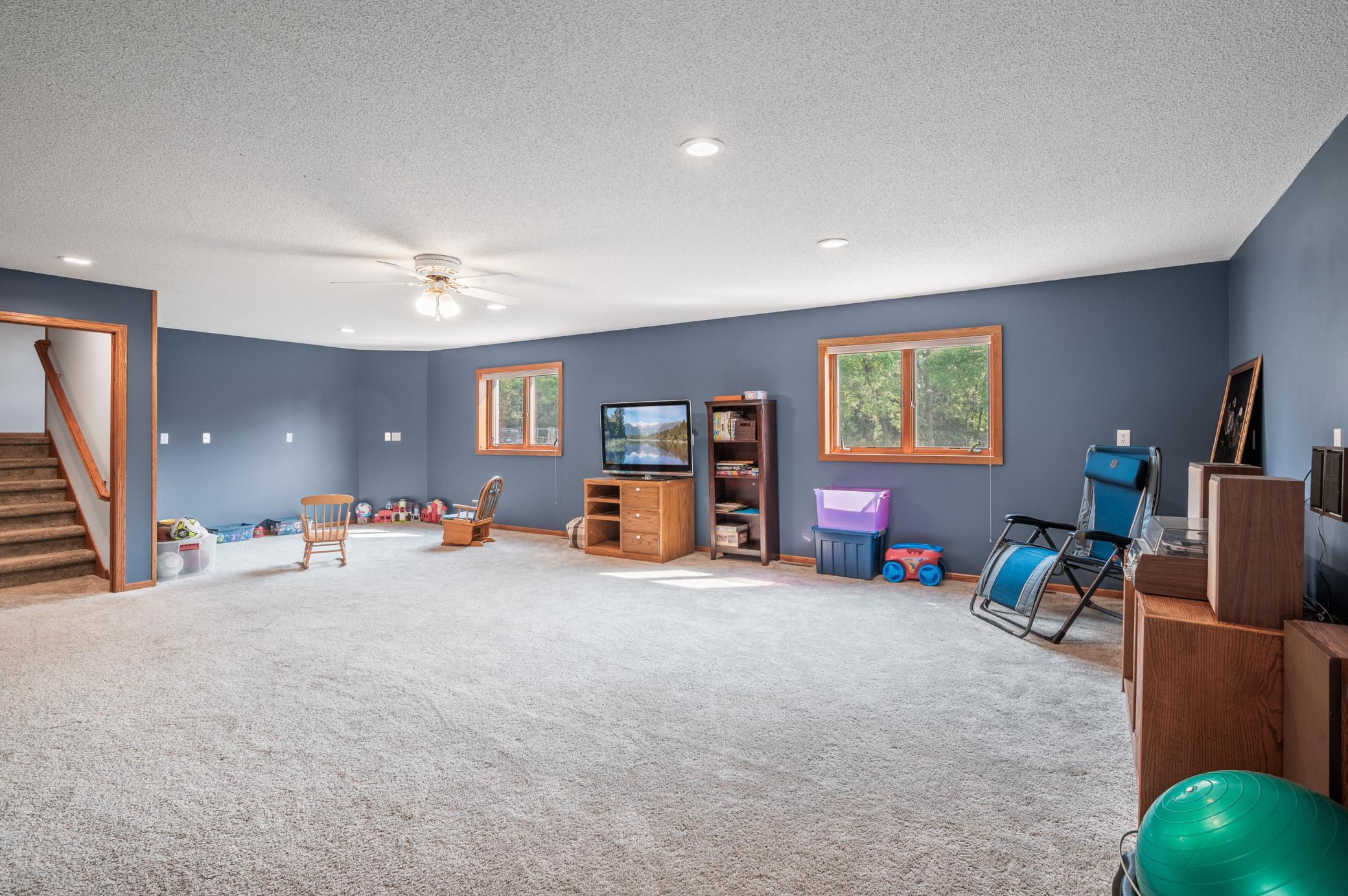9955 Hall Avenue Ne Property Photo 14