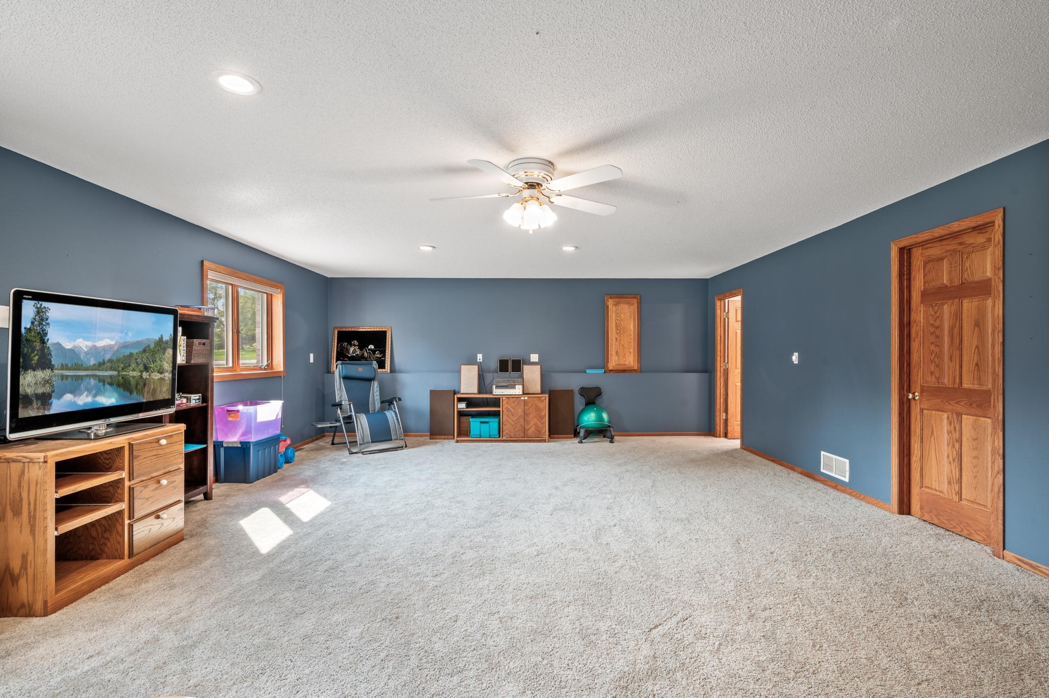 9955 Hall Avenue Ne Property Photo 15