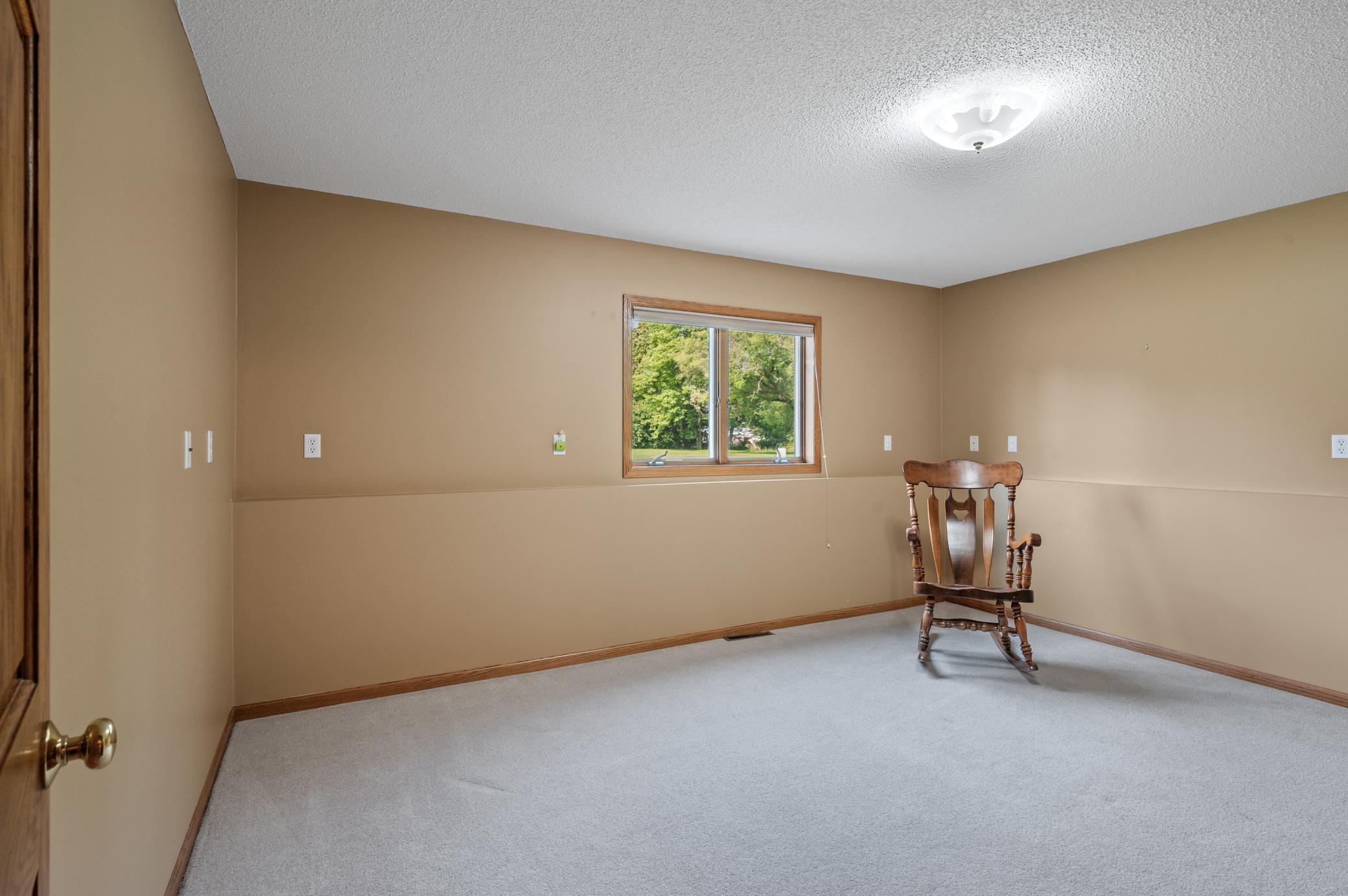 9955 Hall Avenue Ne Property Photo 18