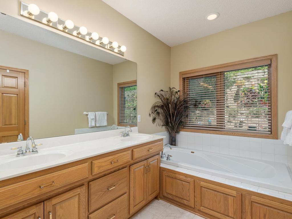 11630 Normandale Boulevard Property Photo 11