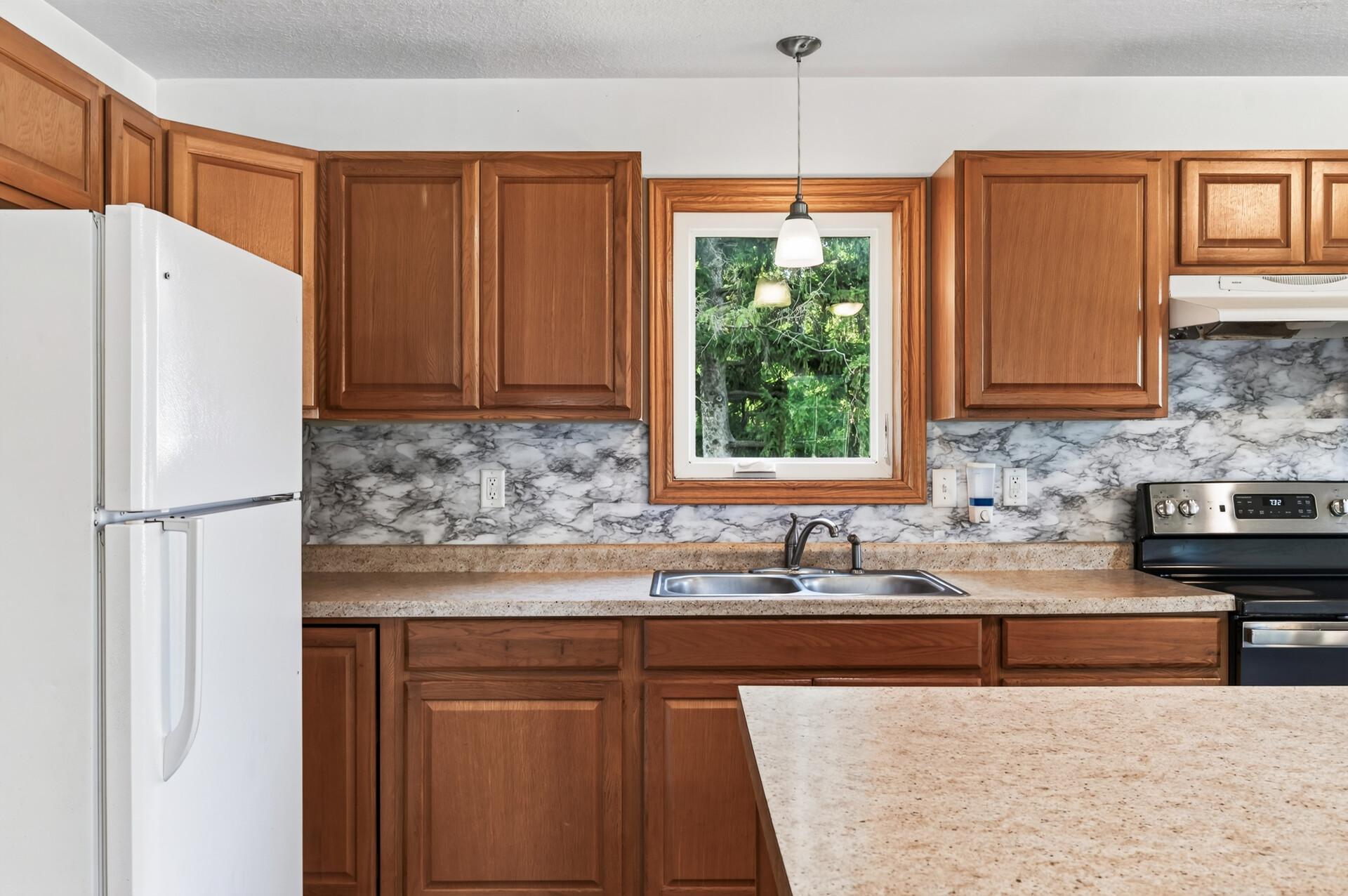 208 Clay Street Property Photo 4