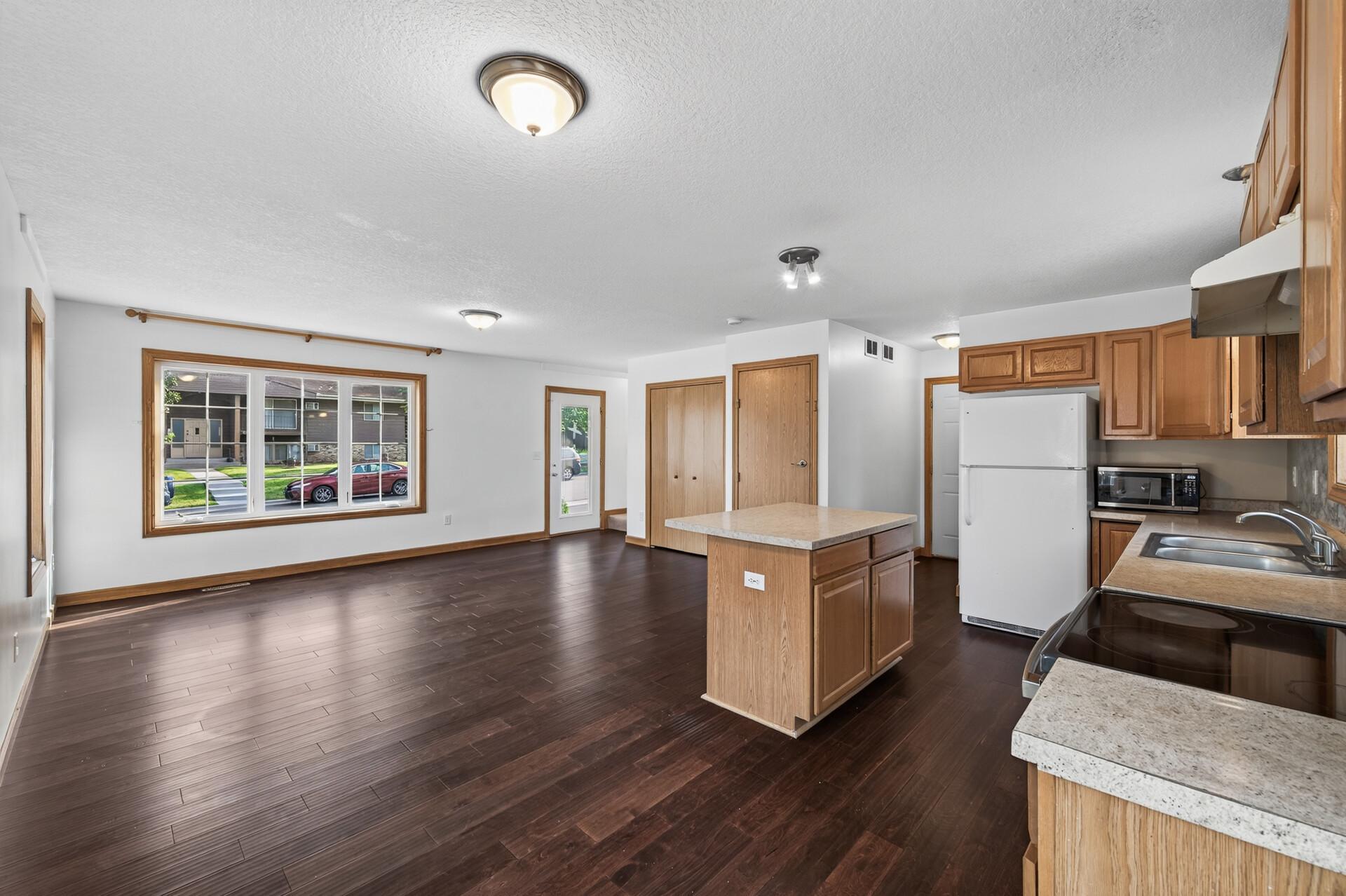 208 Clay Street Property Photo 7