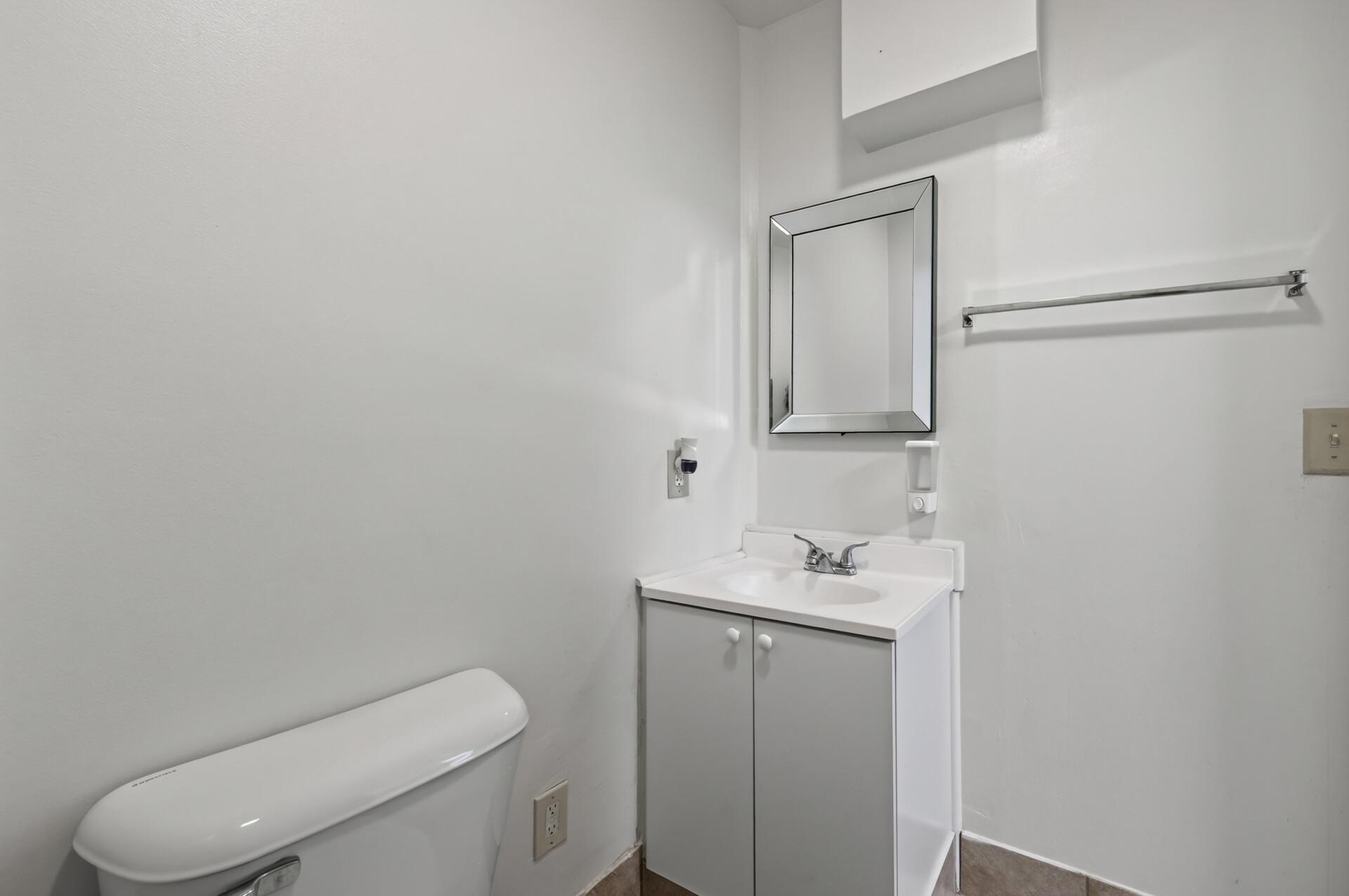 208 Clay Street Property Photo 25