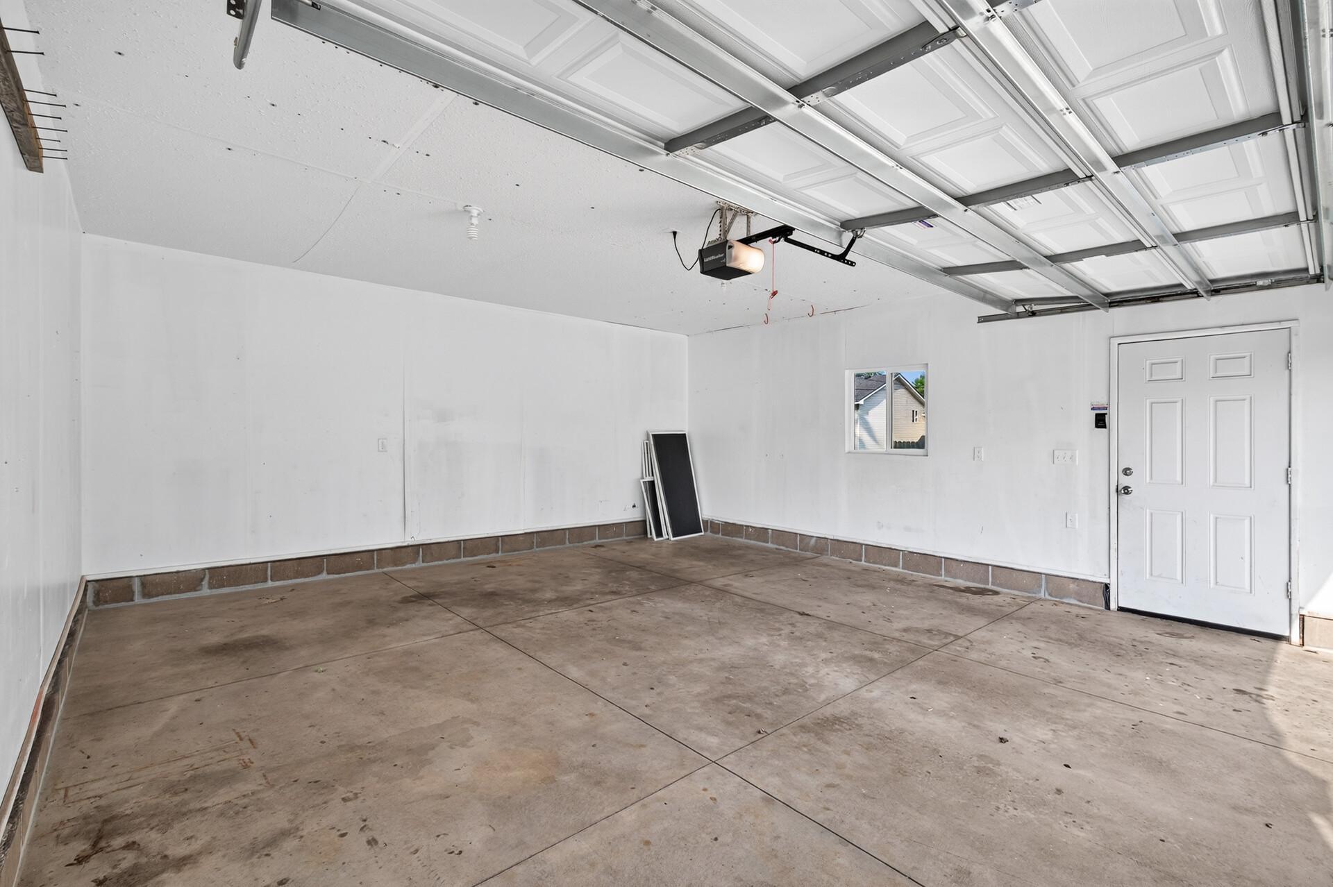 208 Clay Street Property Photo 27