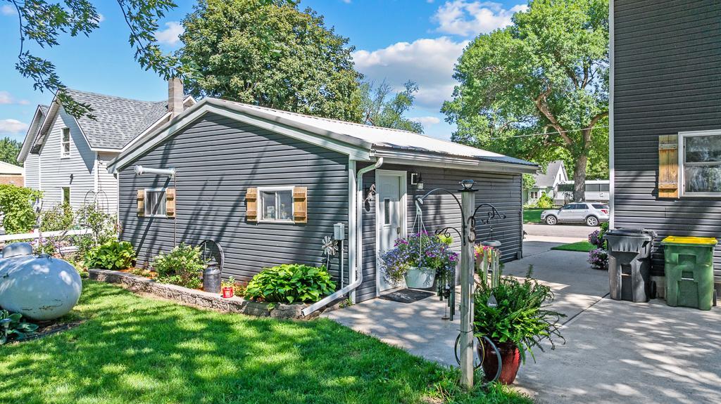 231 4th Street Property Photo 8