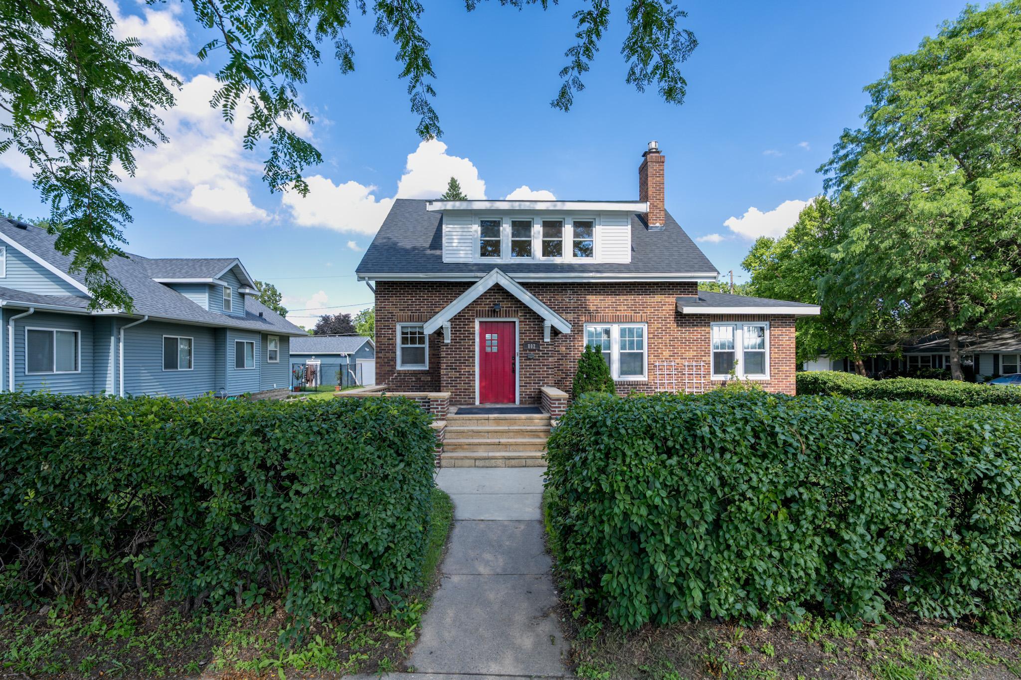 802 Range Street Property Photo 4