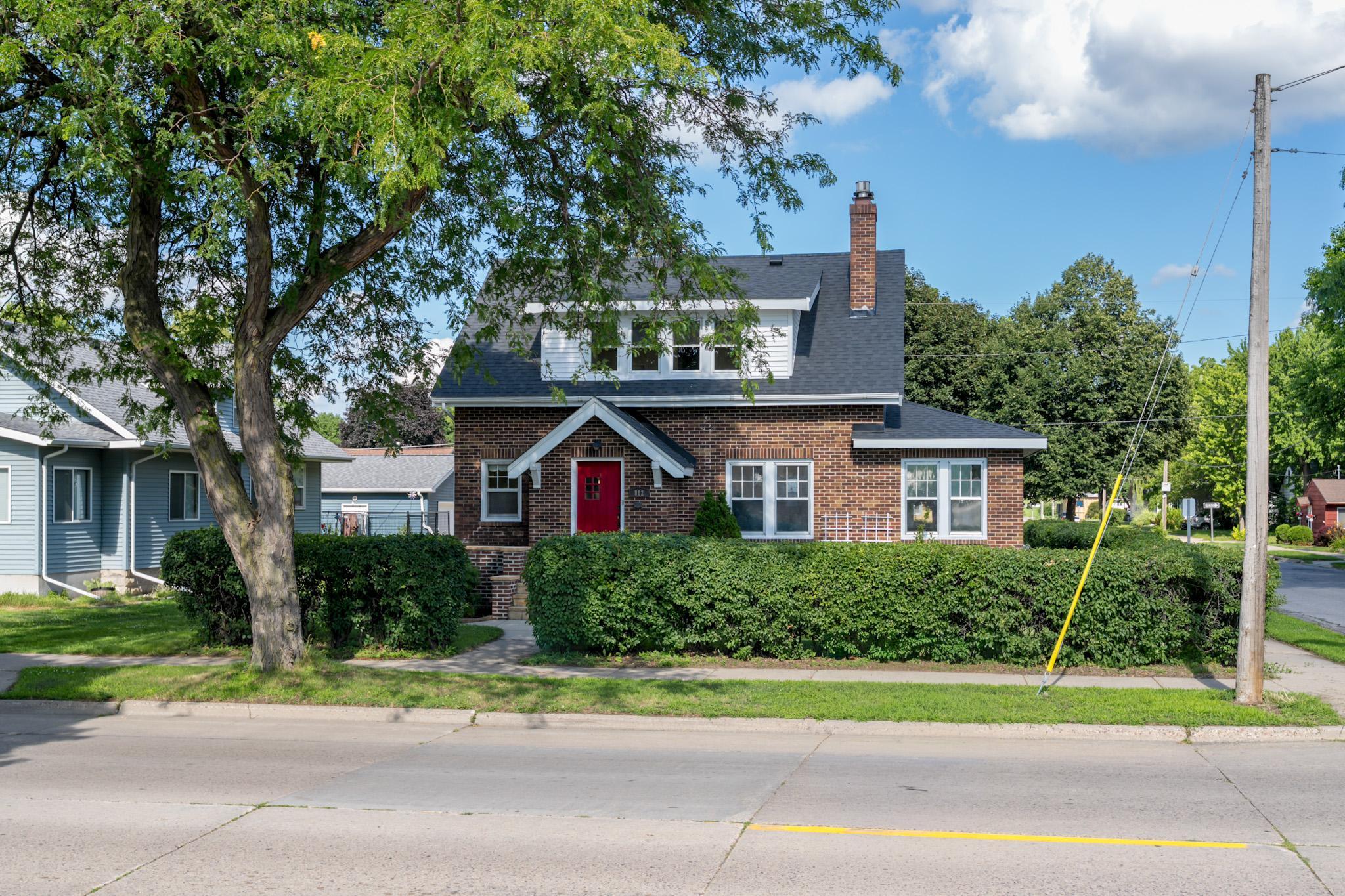 802 Range Street Property Photo 5