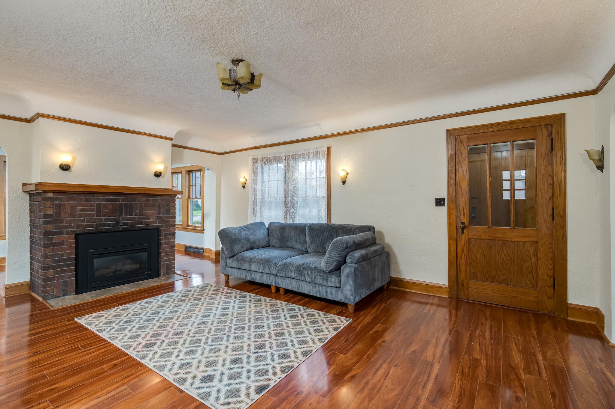 802 Range Street Property Photo 7