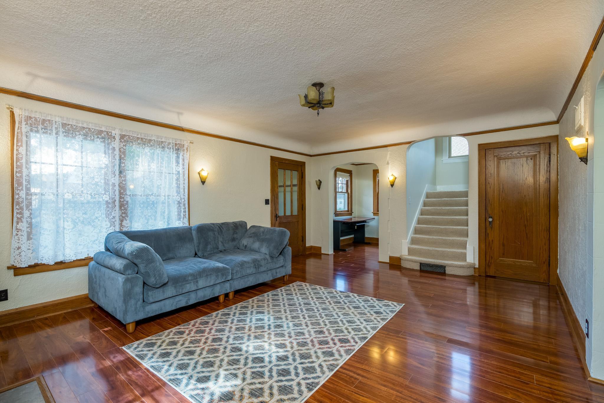 802 Range Street Property Photo 8