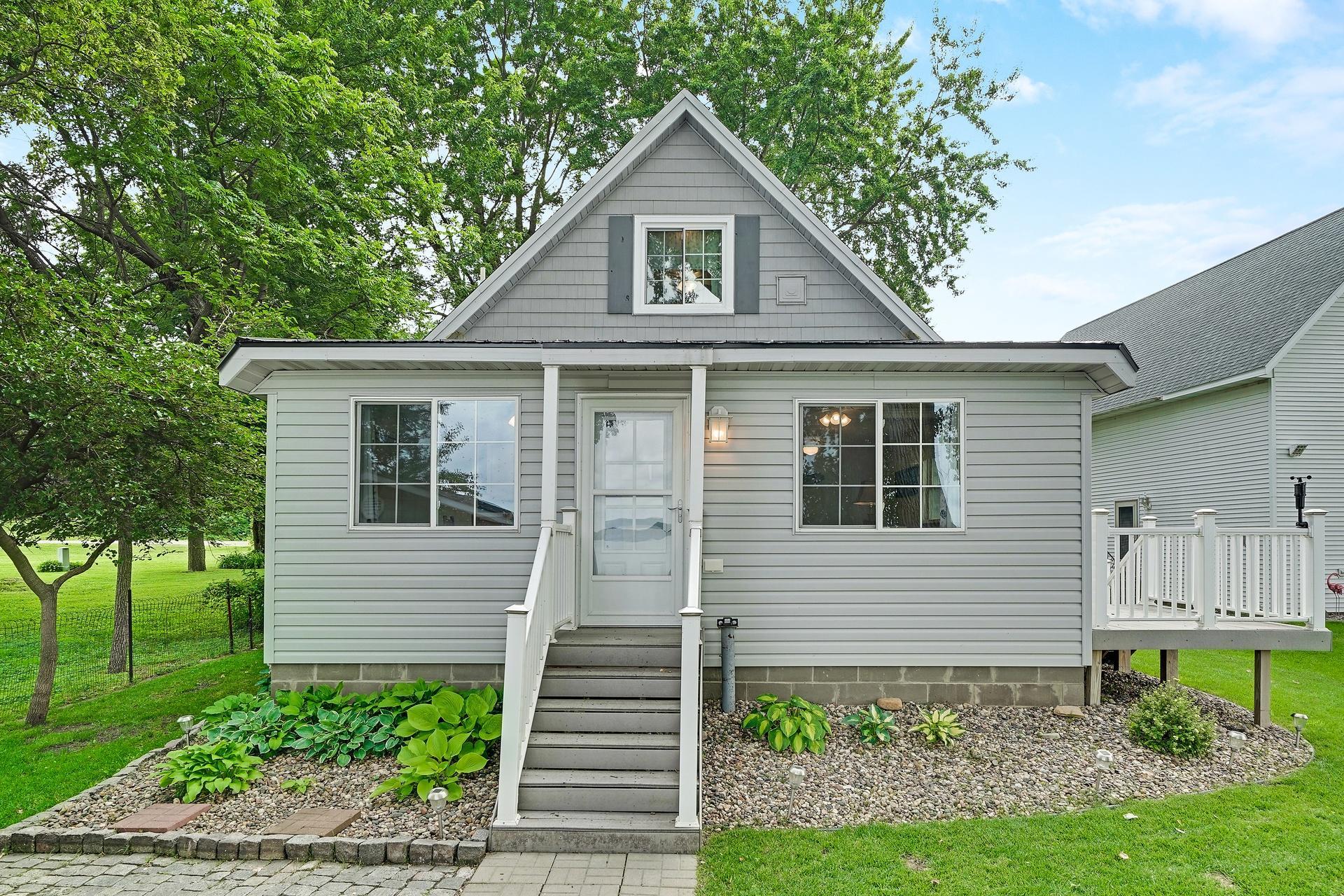 945 Reed Street N Property Photo 6