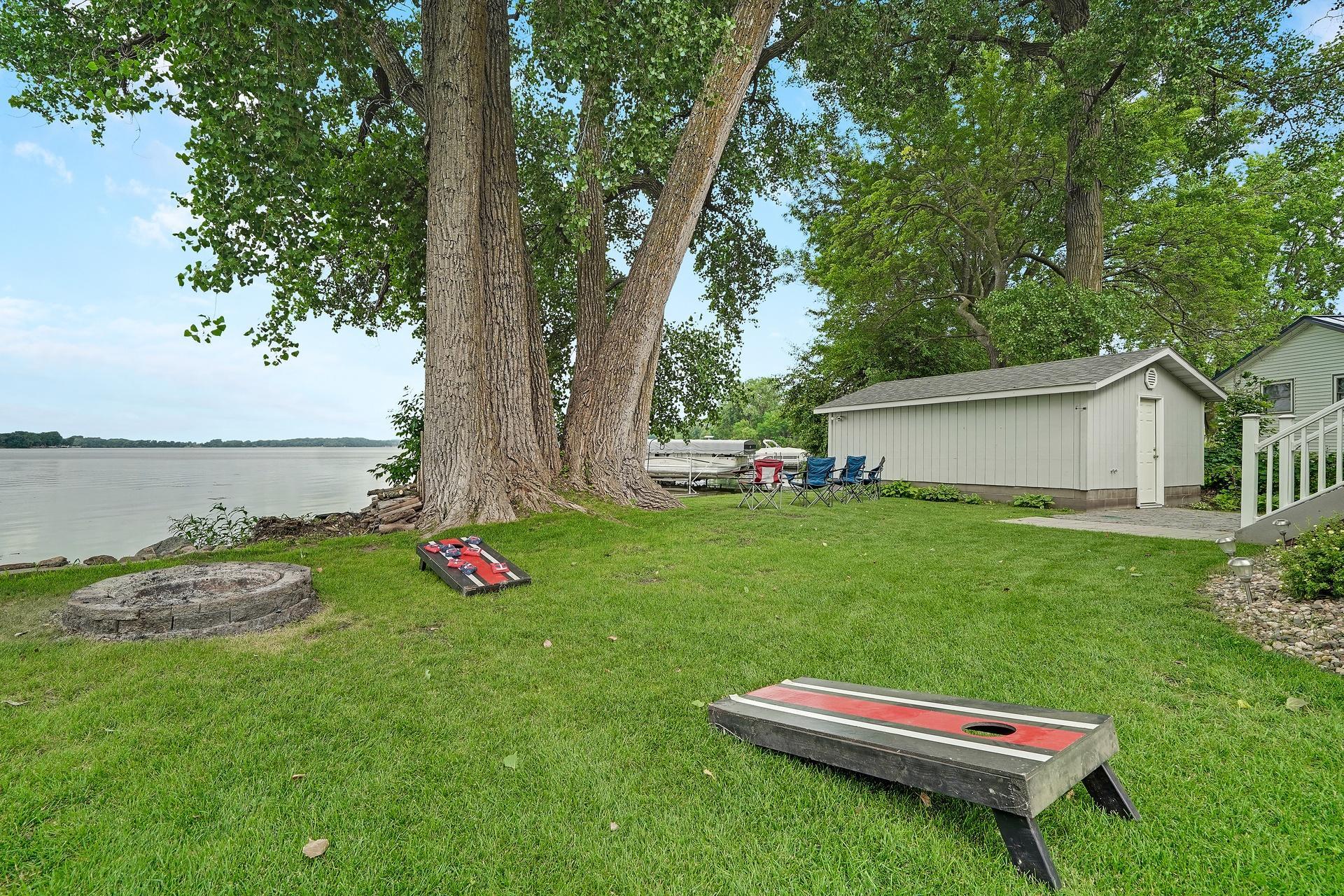 945 Reed Street N Property Photo 8