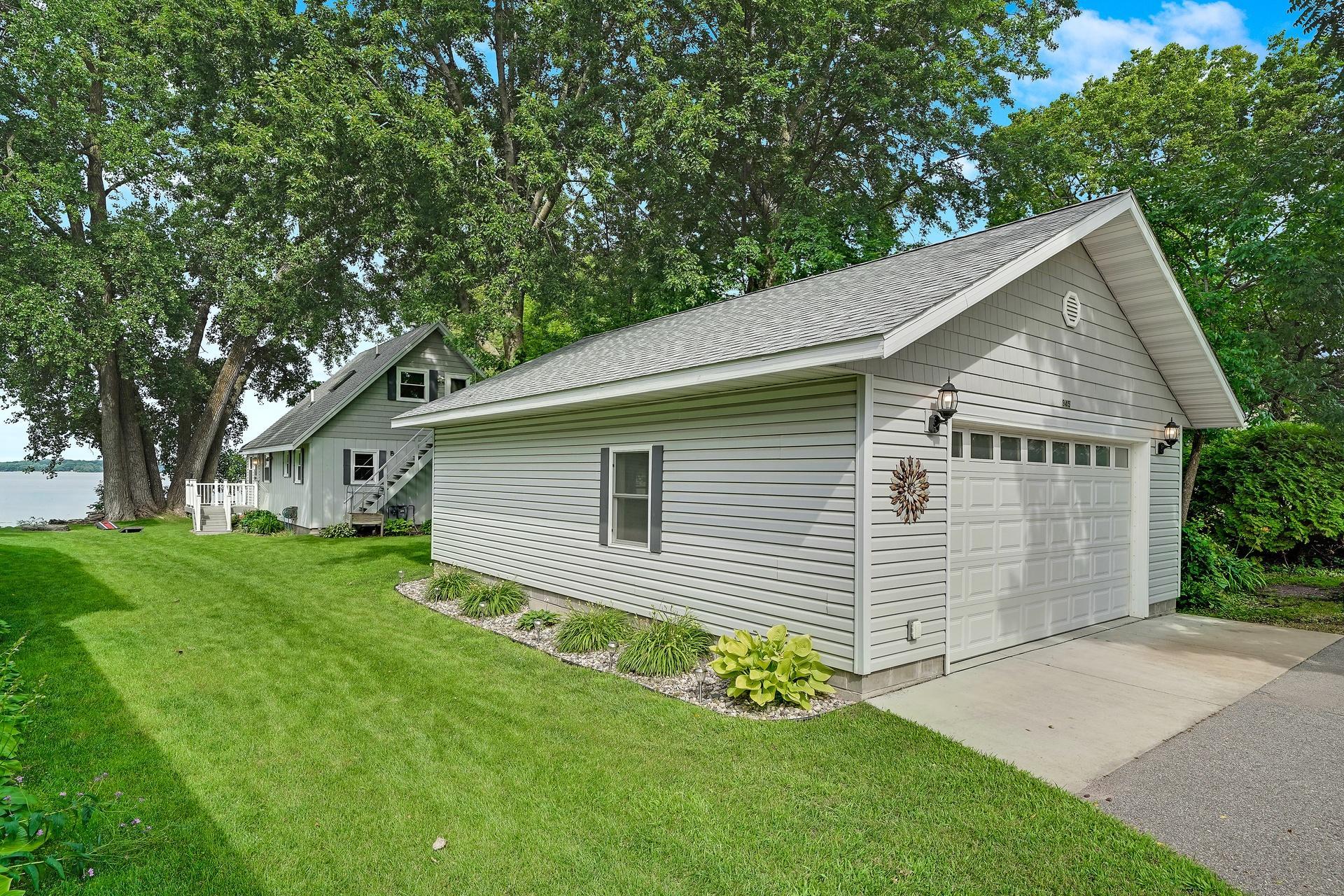 945 Reed Street N Property Photo 14