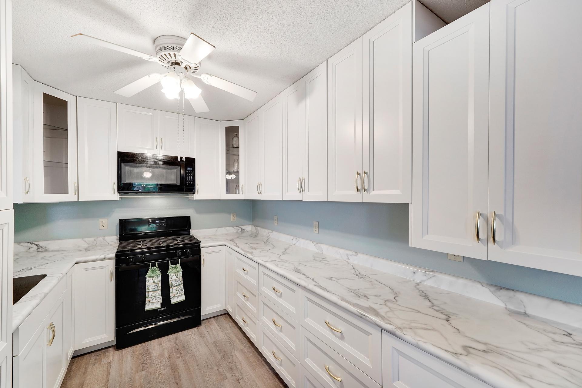 945 Reed Street N Property Photo 23