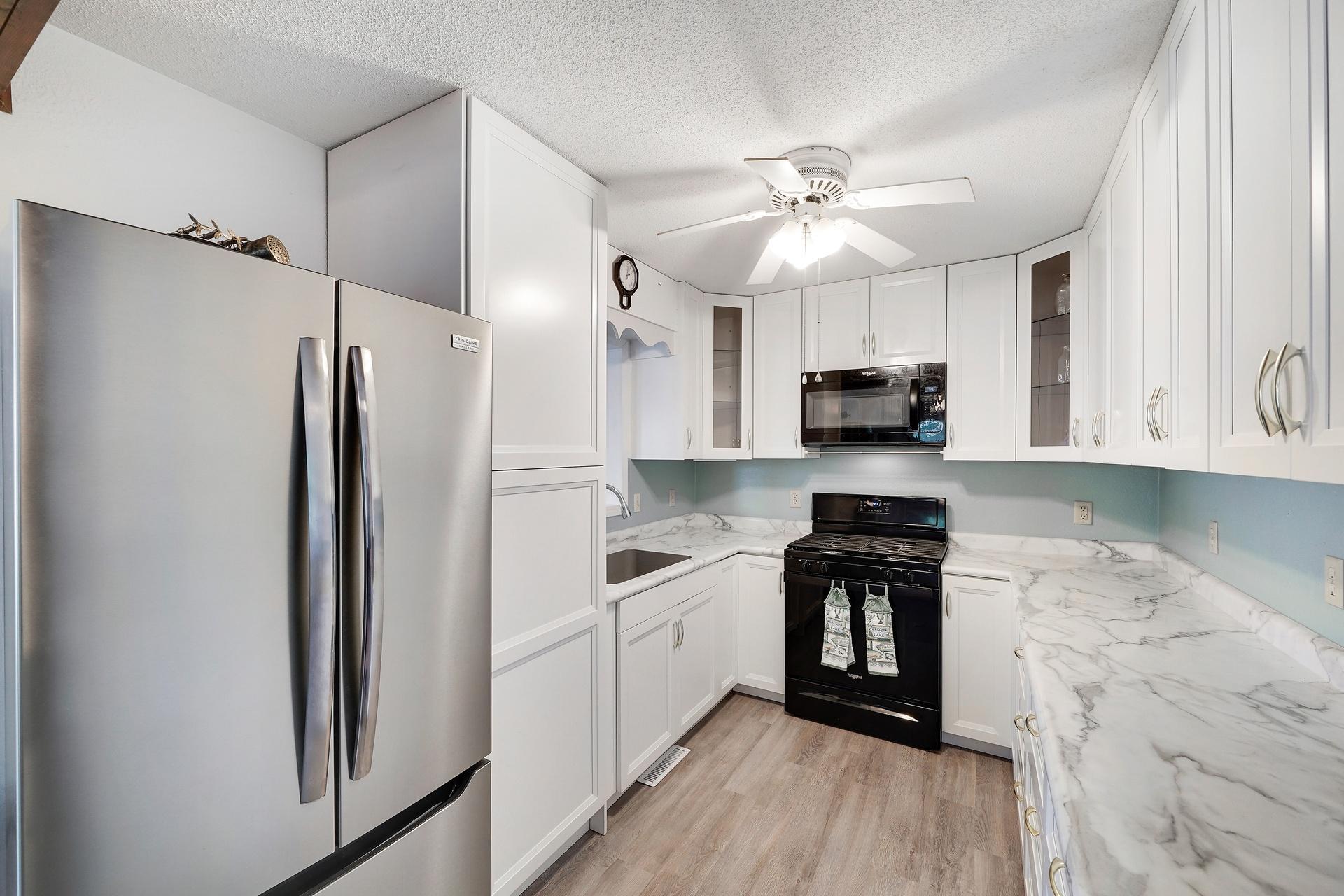945 Reed Street N Property Photo 24