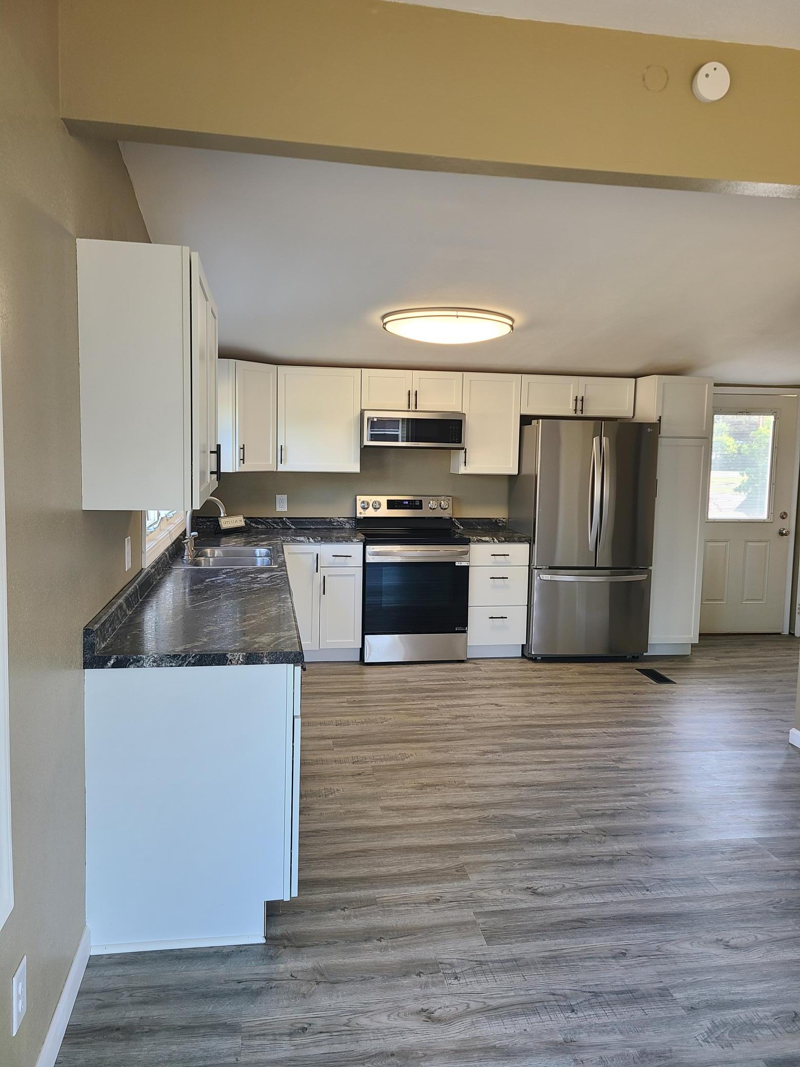 14 Hemlock Circle Property Photo 3
