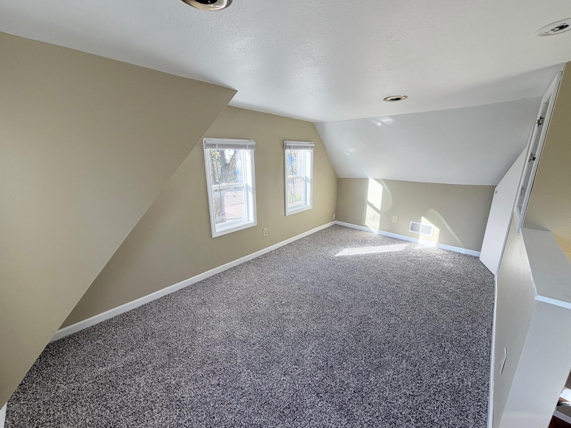 2103 3rd Avenue Ne Property Photo 6