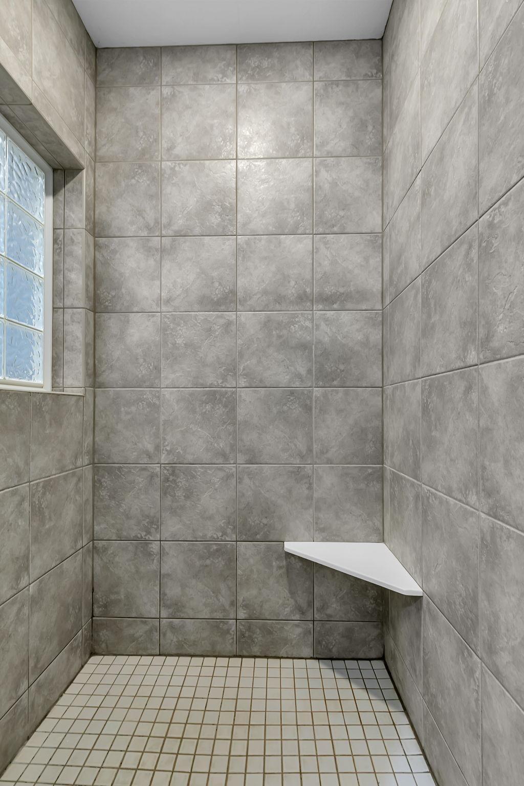 2011 Temminck Road Property Photo 29