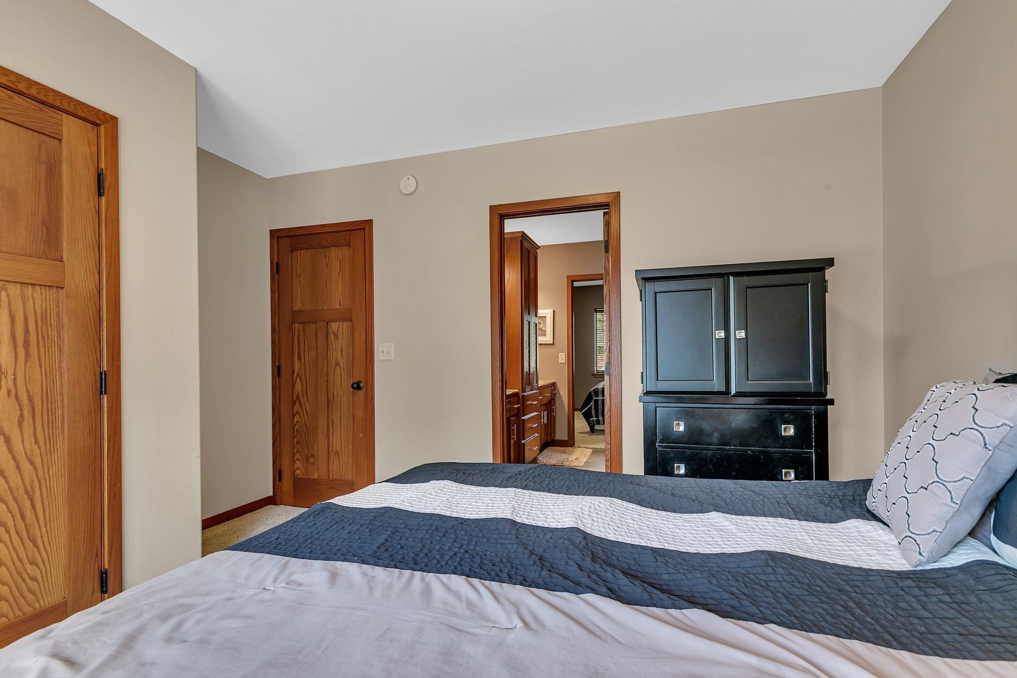 2011 Temminck Road Property Photo 36