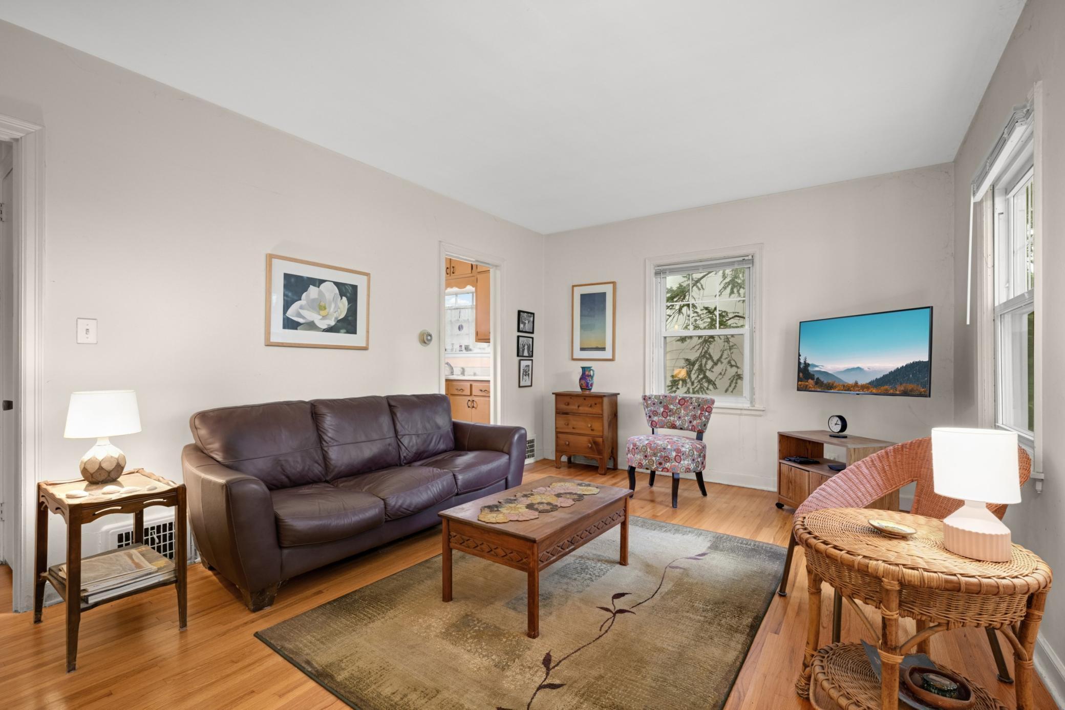 2189 Scheffer Avenue Property Photo 5