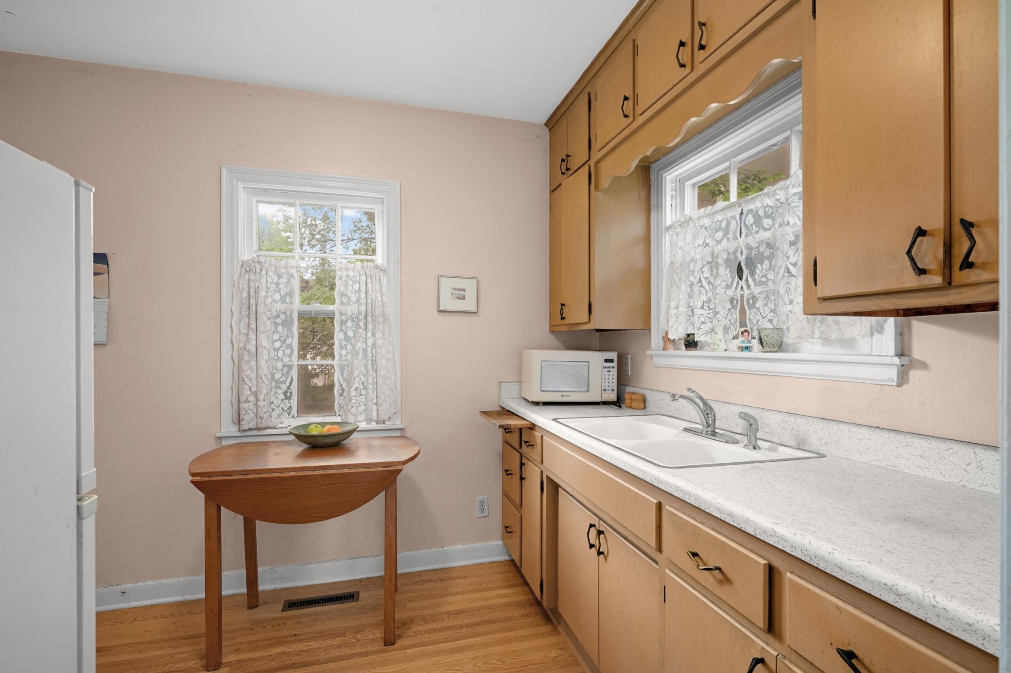 2189 Scheffer Avenue Property Photo 7