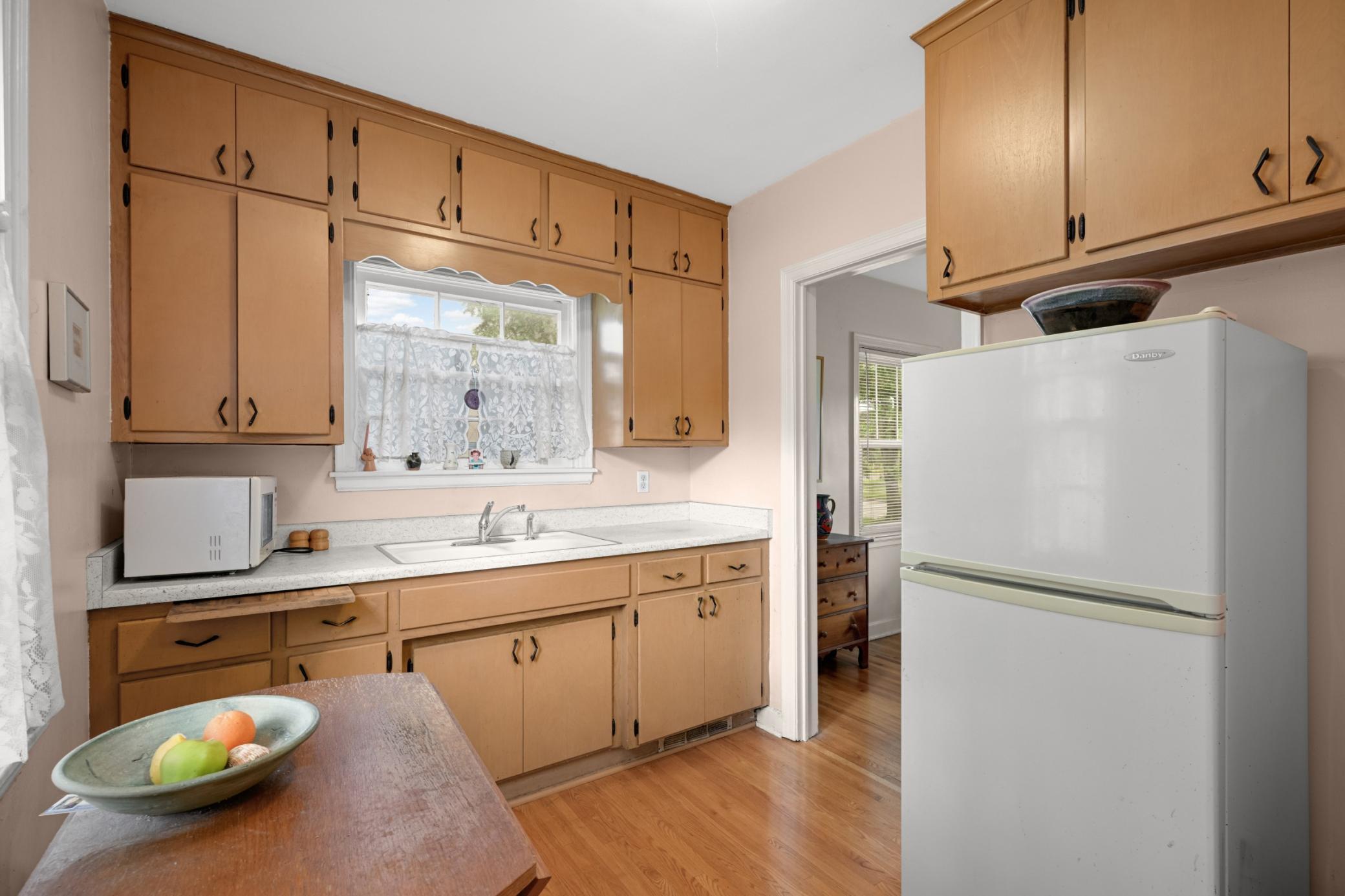 2189 Scheffer Avenue Property Photo 8