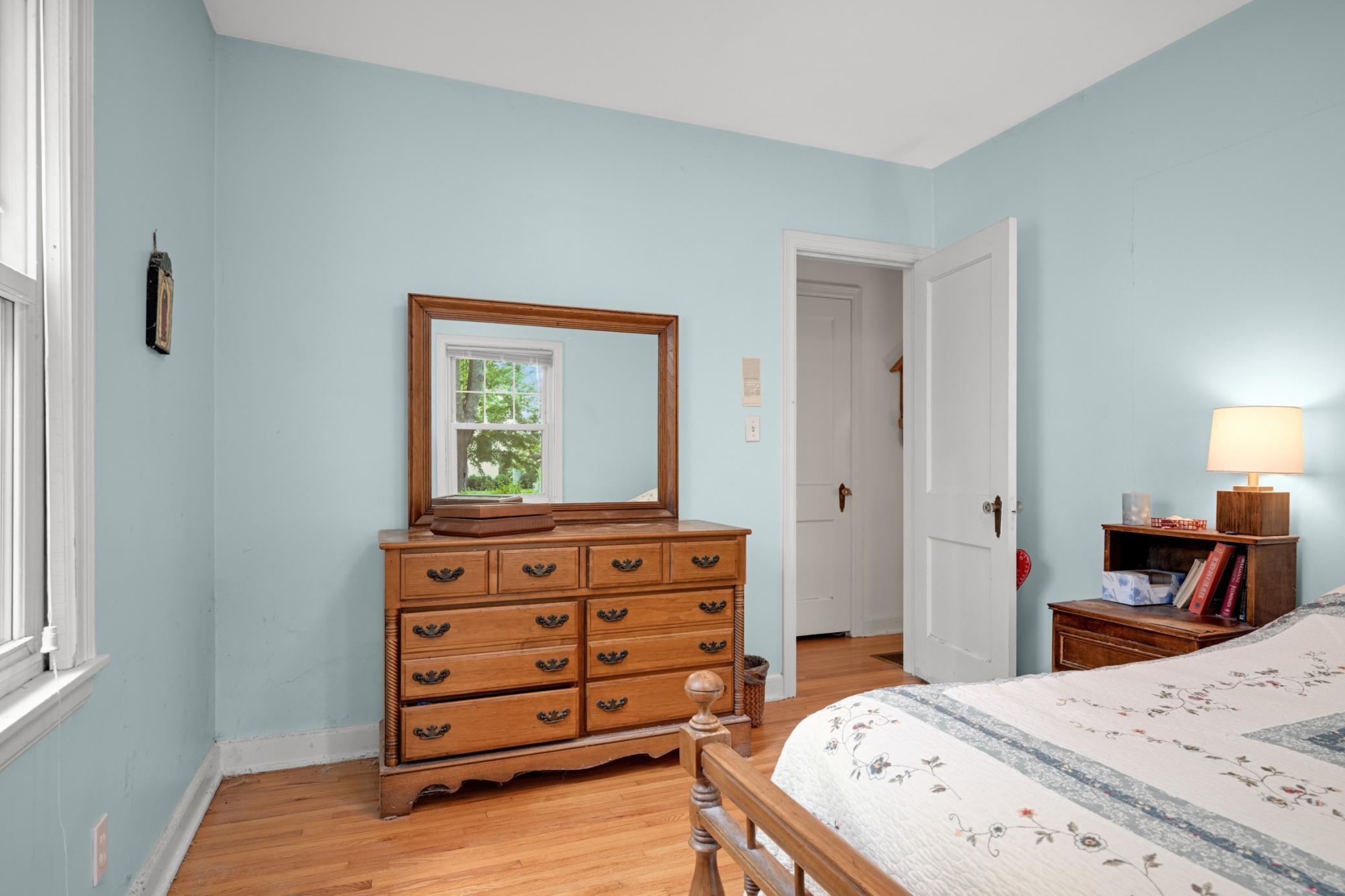 2189 Scheffer Avenue Property Photo 10