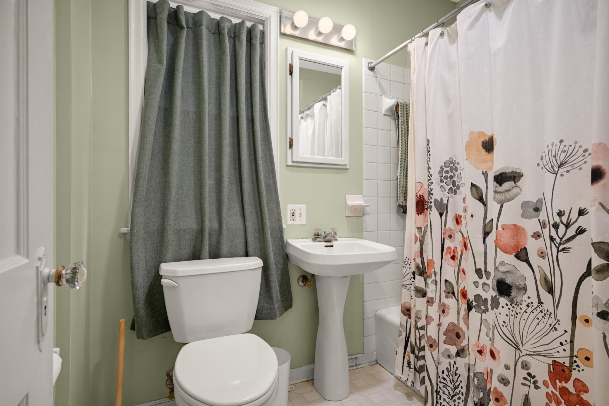 2189 Scheffer Avenue Property Photo 11