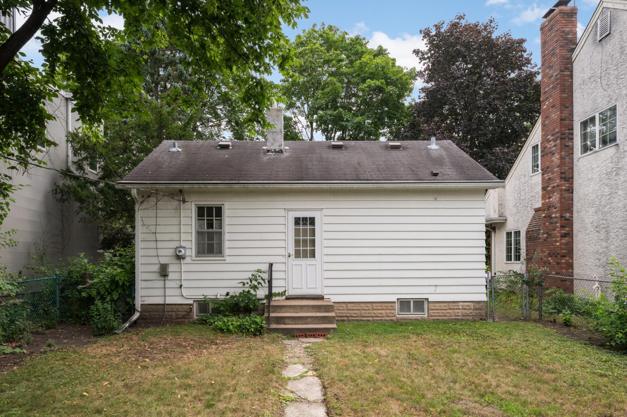 2189 Scheffer Avenue Property Photo 13