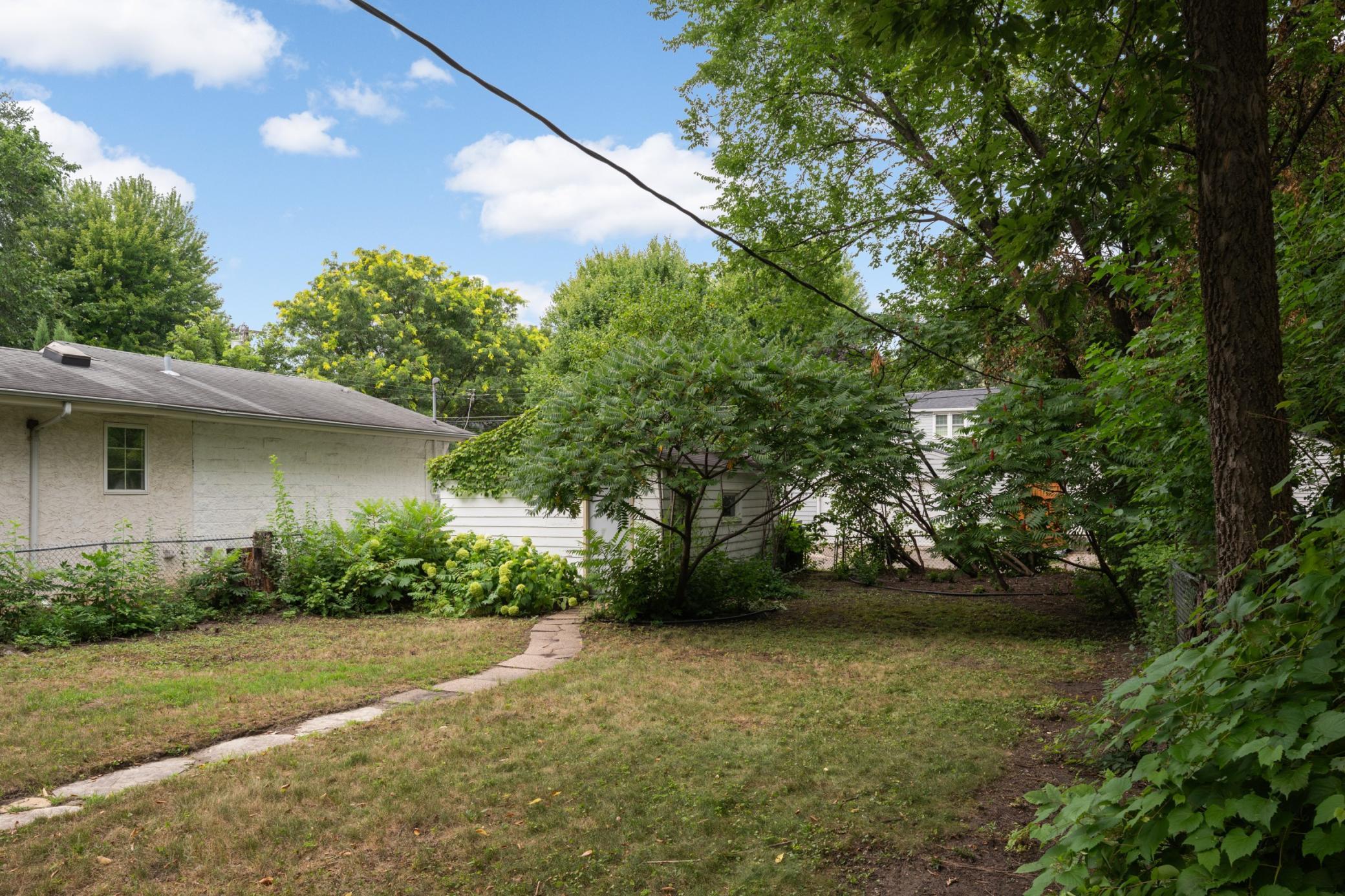 2189 Scheffer Avenue Property Photo 14