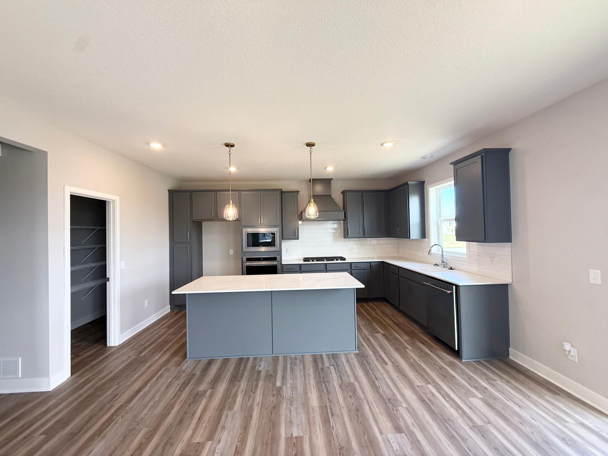 9784 47th Bay Ne Property Photo 4