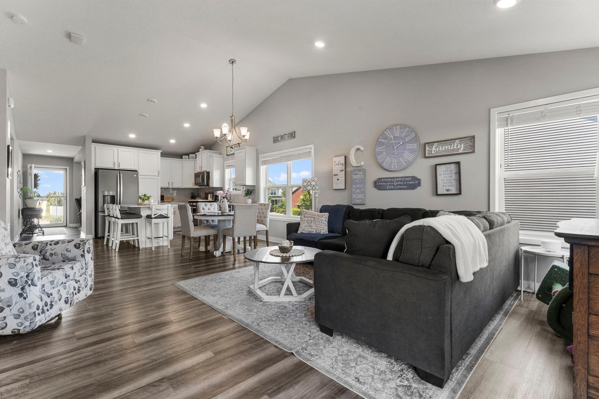 1131 Stonebridge Path Property Photo 4