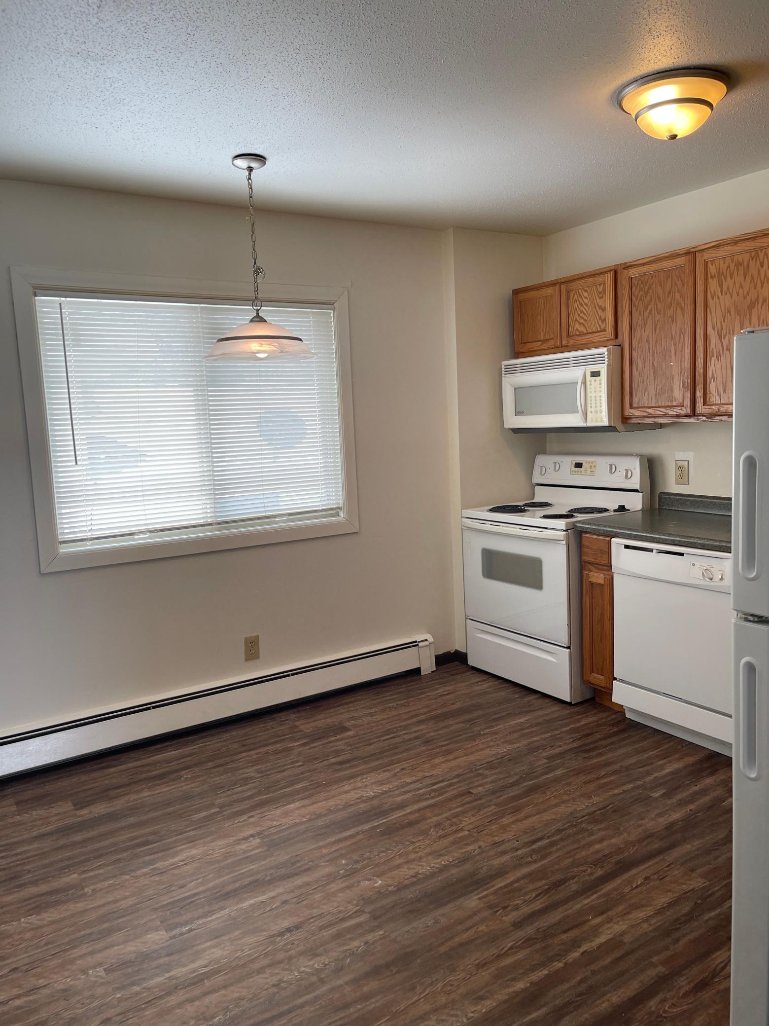 624 6th Street E Property Photo 3