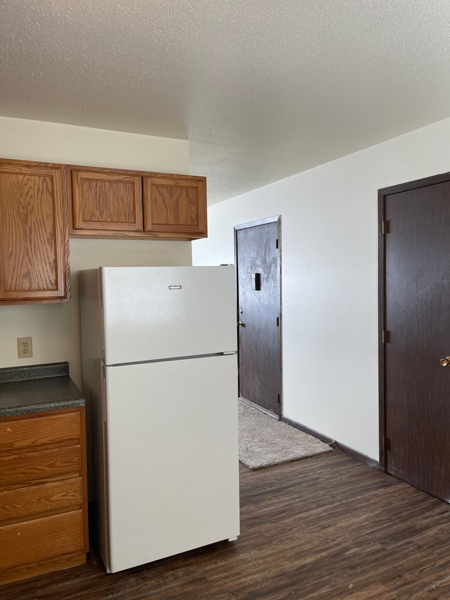 624 6th Street E Property Photo 4