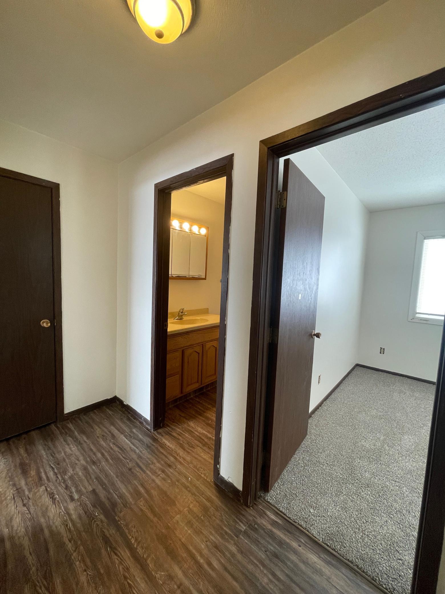 624 6th Street E Property Photo 6