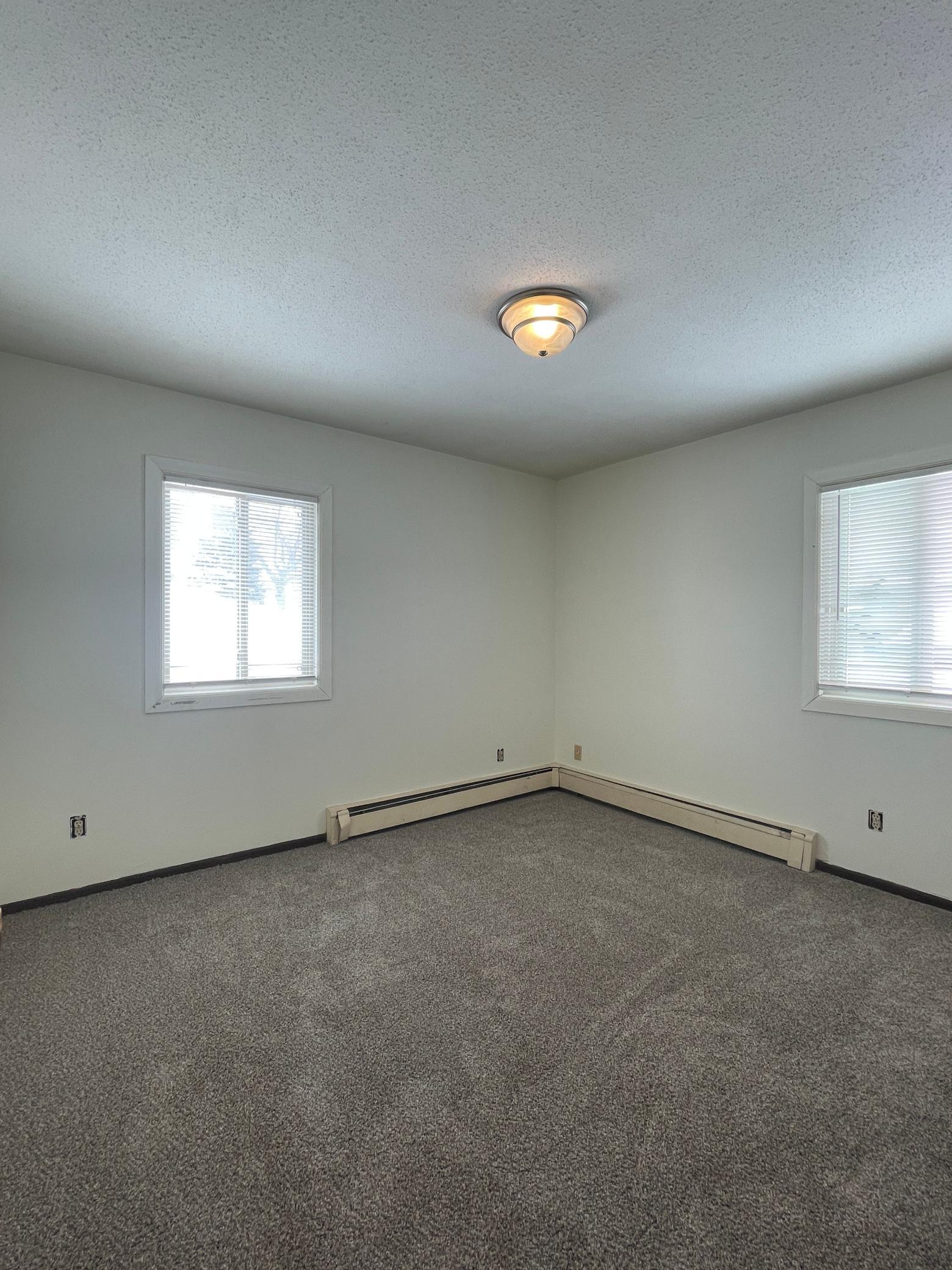 624 6th Street E Property Photo 8