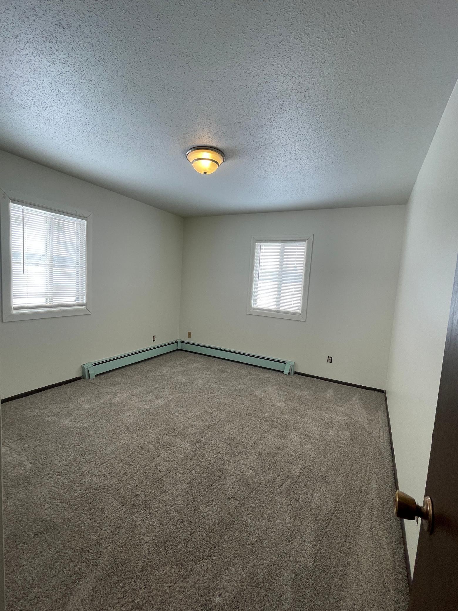 624 6th Street E Property Photo 10