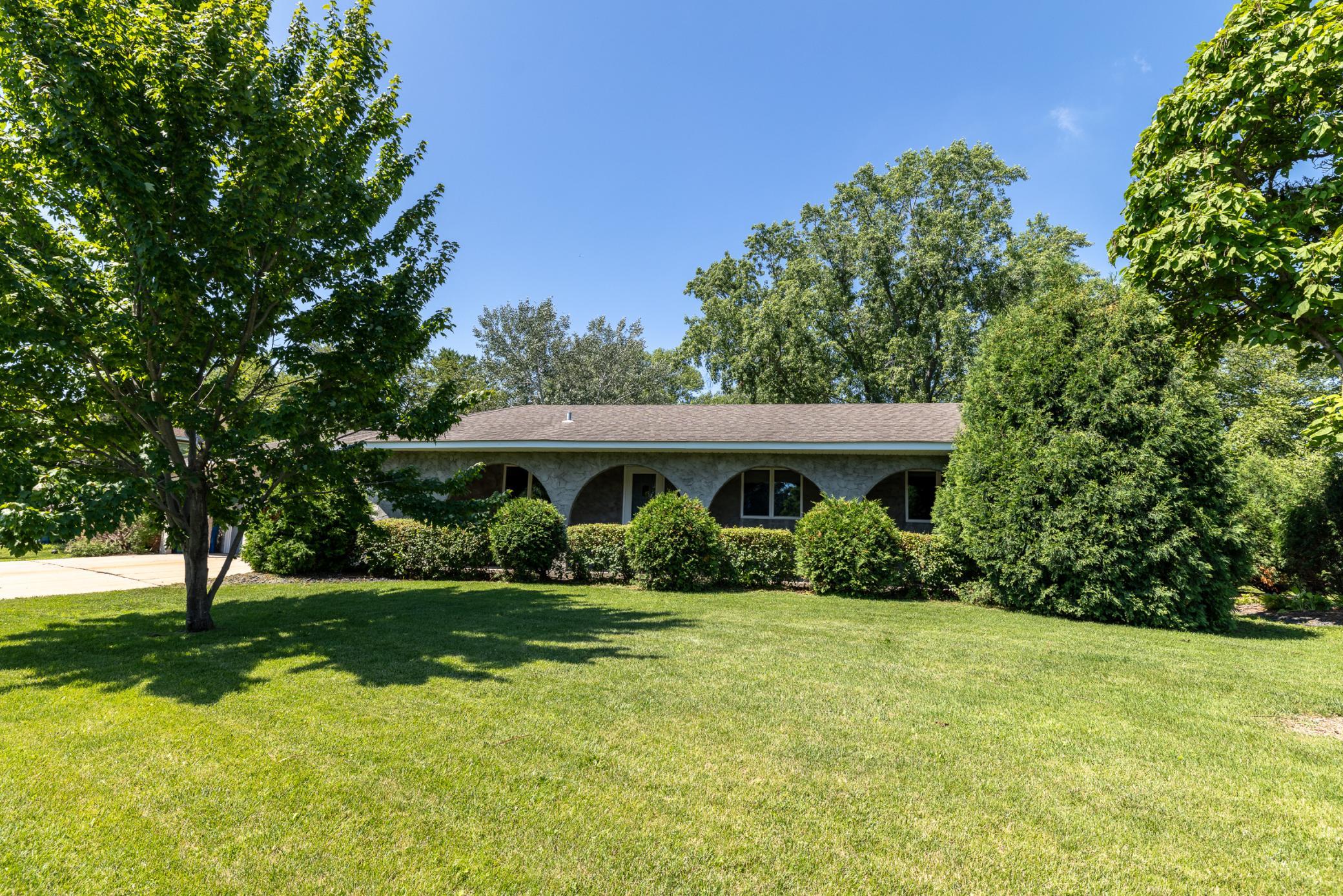 10046 Park Avenue S Property Photo 1