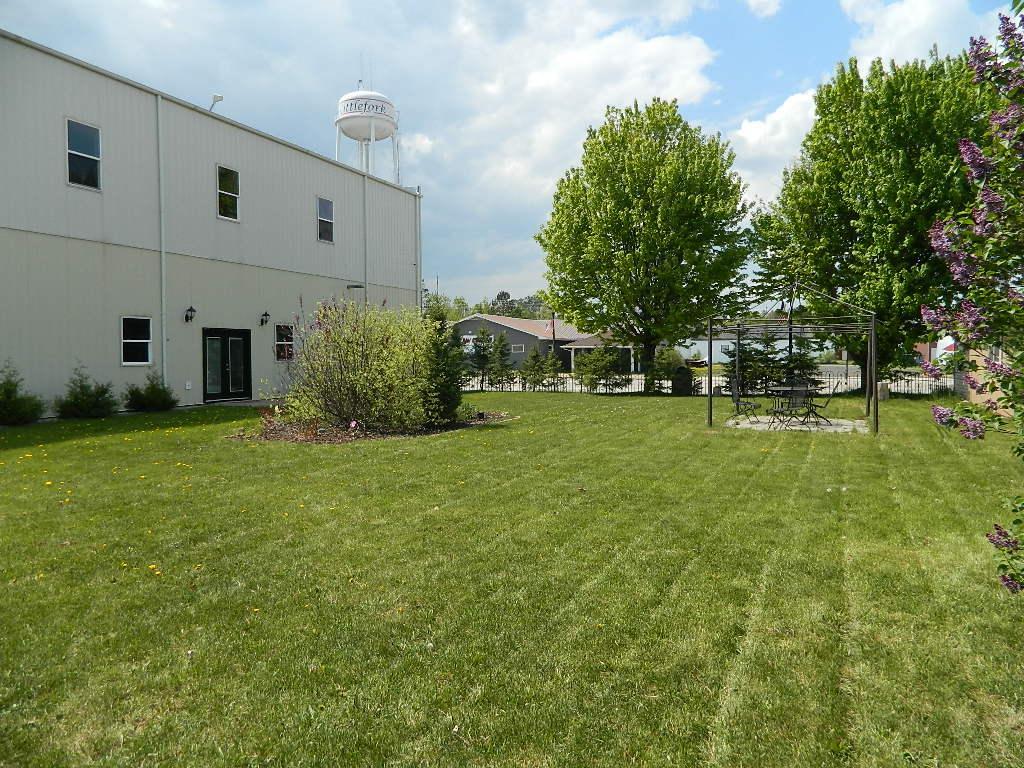 300 Main Street Property Photo 6