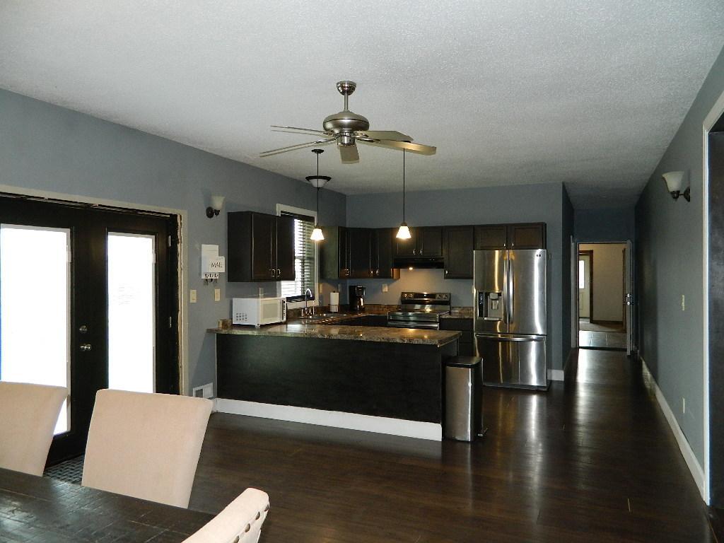300 Main Street Property Photo 11